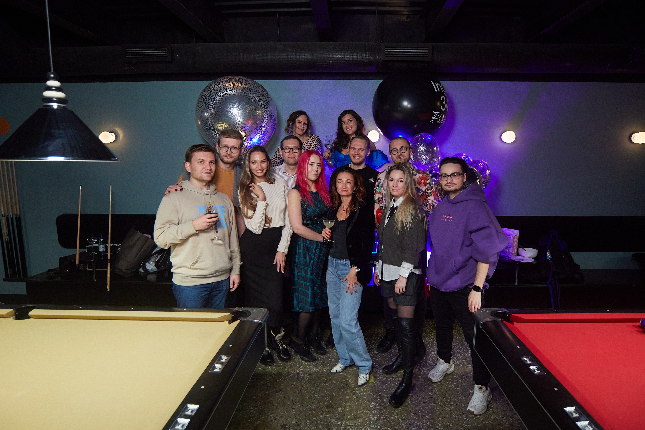 День Рождения в баре «Круглый шар». Александр Осин — корпоративный и семейный фотограф в Москве