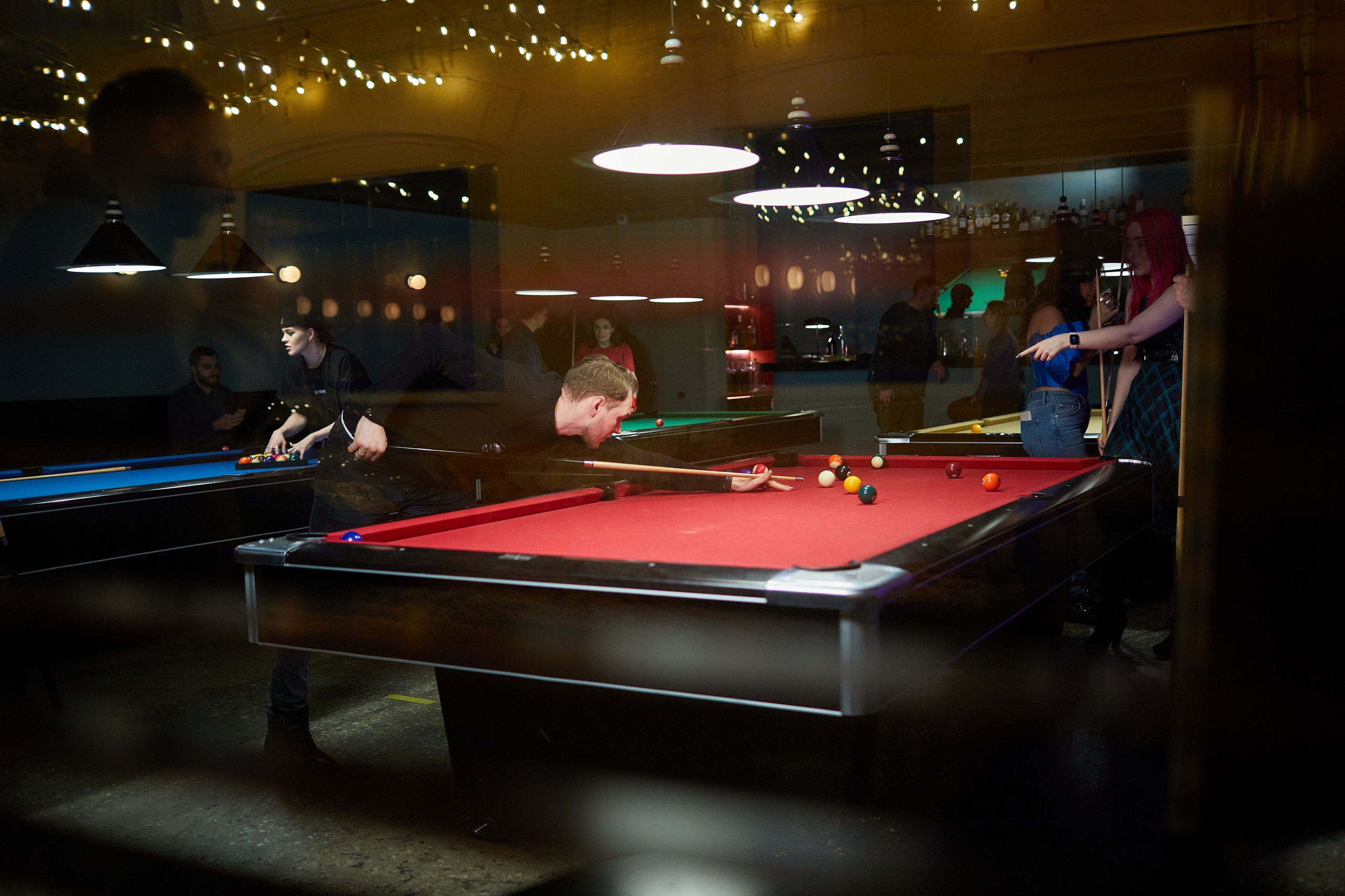 День Рождения в баре «Круглый шар». Александр Осин — корпоративный и семейный фотограф в Москве