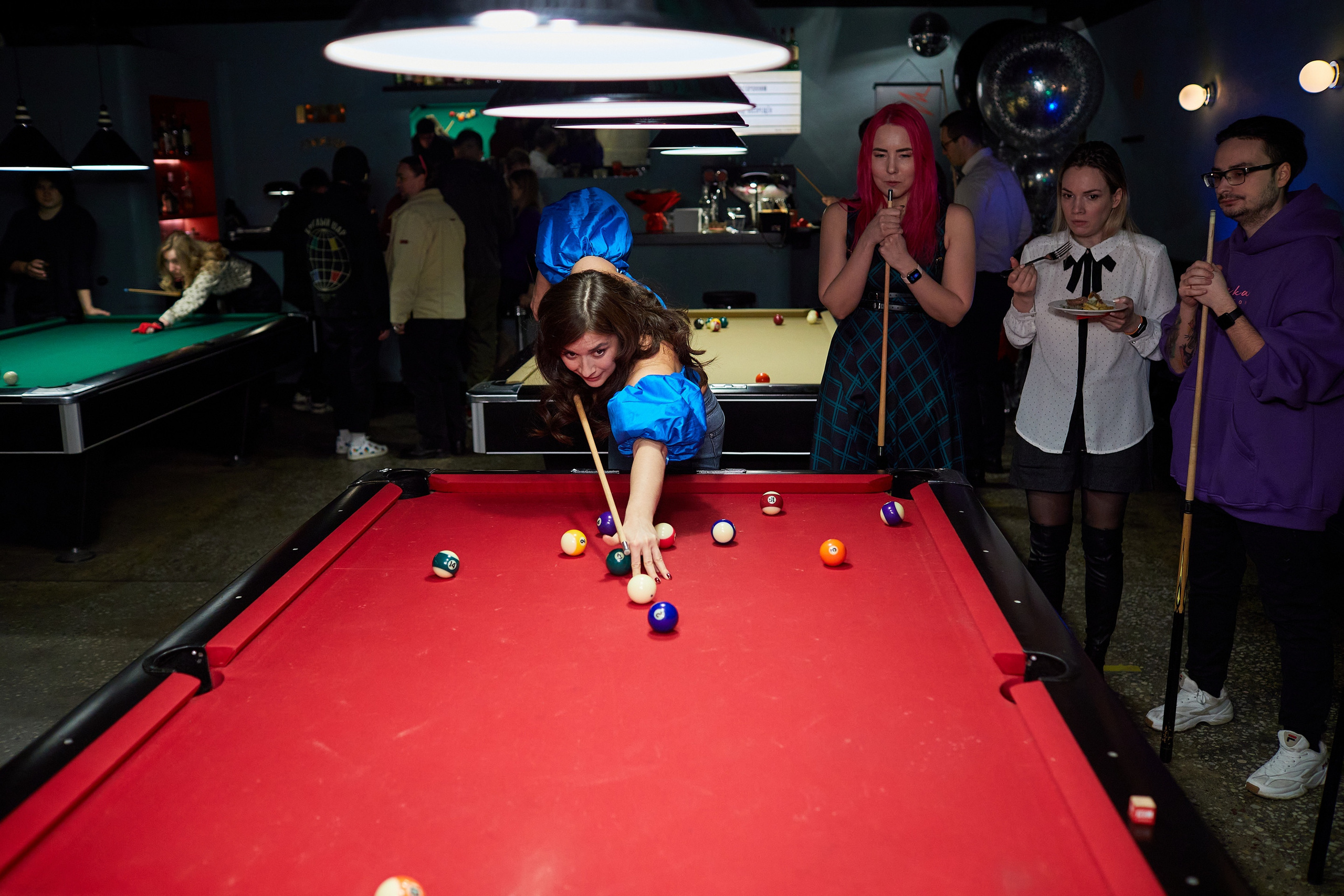 День Рождения в баре «Круглый шар». Александр Осин — корпоративный и семейный фотограф в Москве