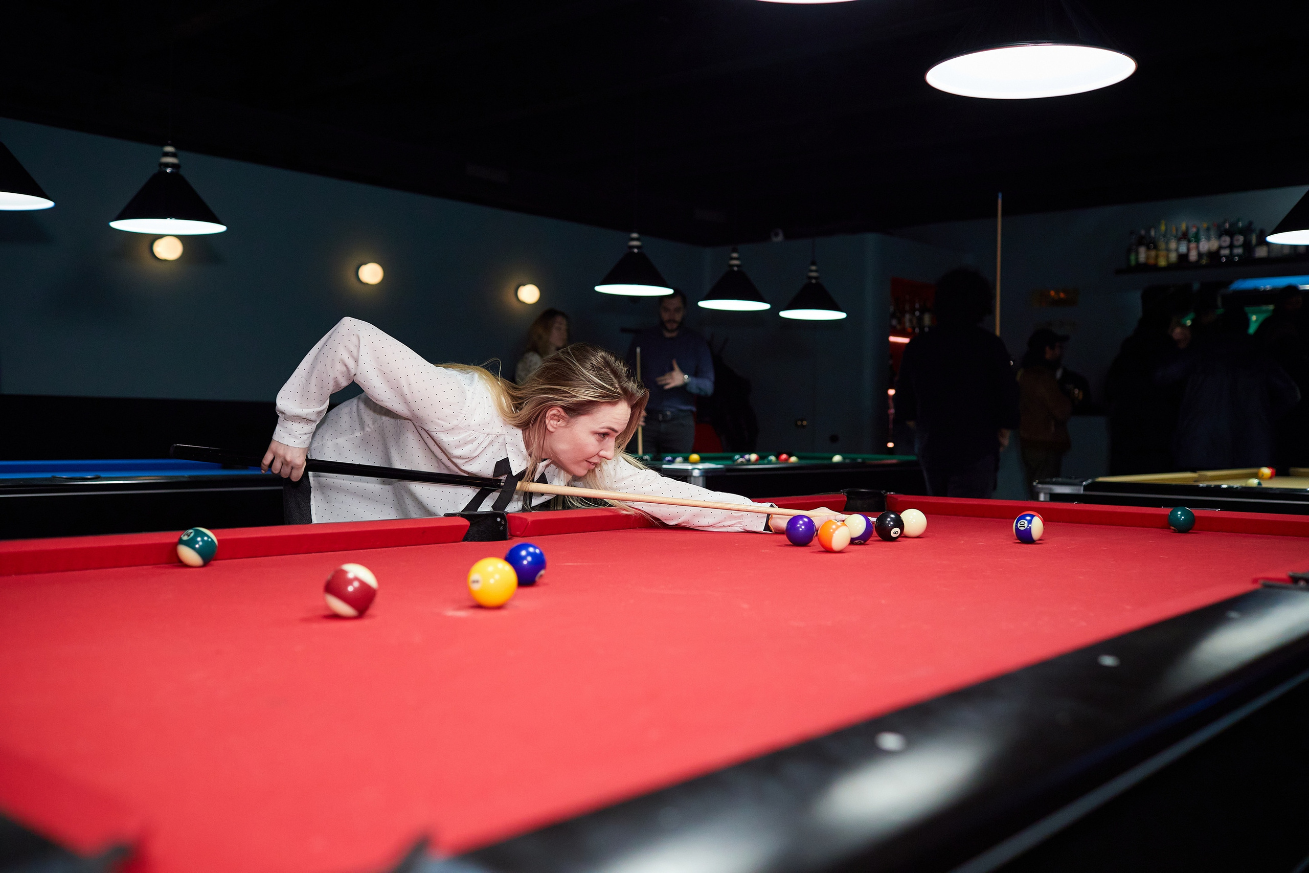 День Рождения в баре «Круглый шар». Александр Осин — корпоративный и семейный фотограф в Москве