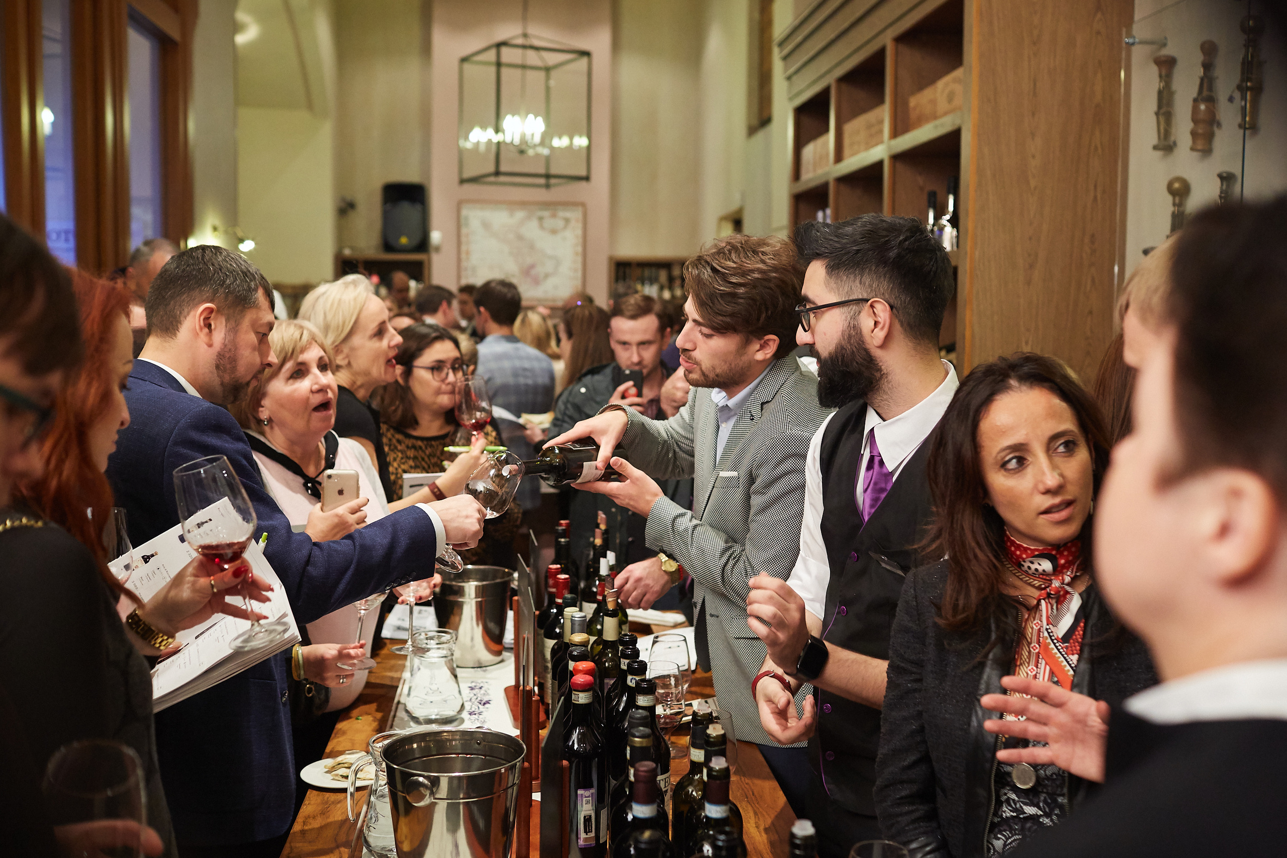 ЭНОТЕКА. Александр Осин — корпоративный и семейный фотограф в Москве