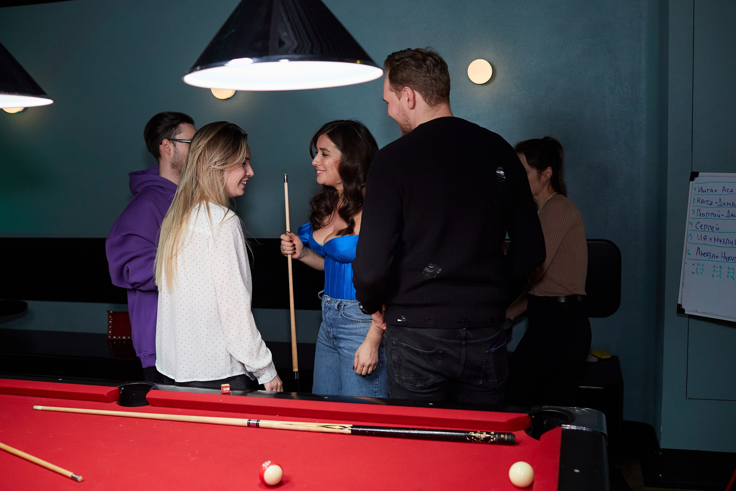 День Рождения в баре «Круглый шар». Александр Осин — корпоративный и семейный фотограф в Москве