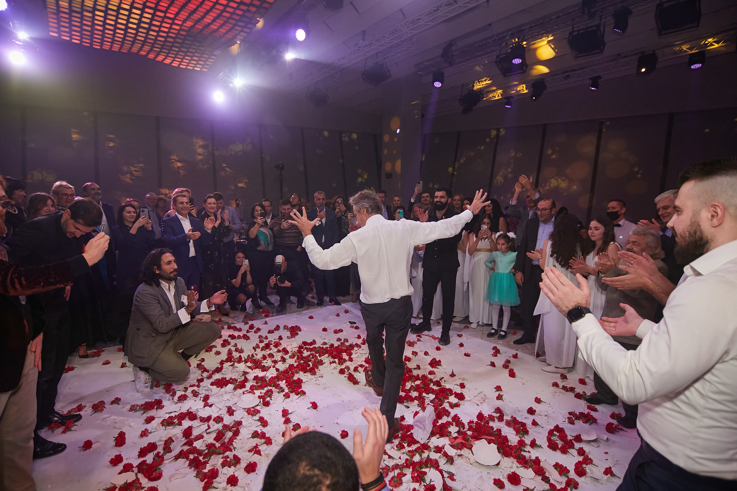 День Рождения в Греческом стиле. Александр Осин — корпоративный и семейный фотограф в Москве