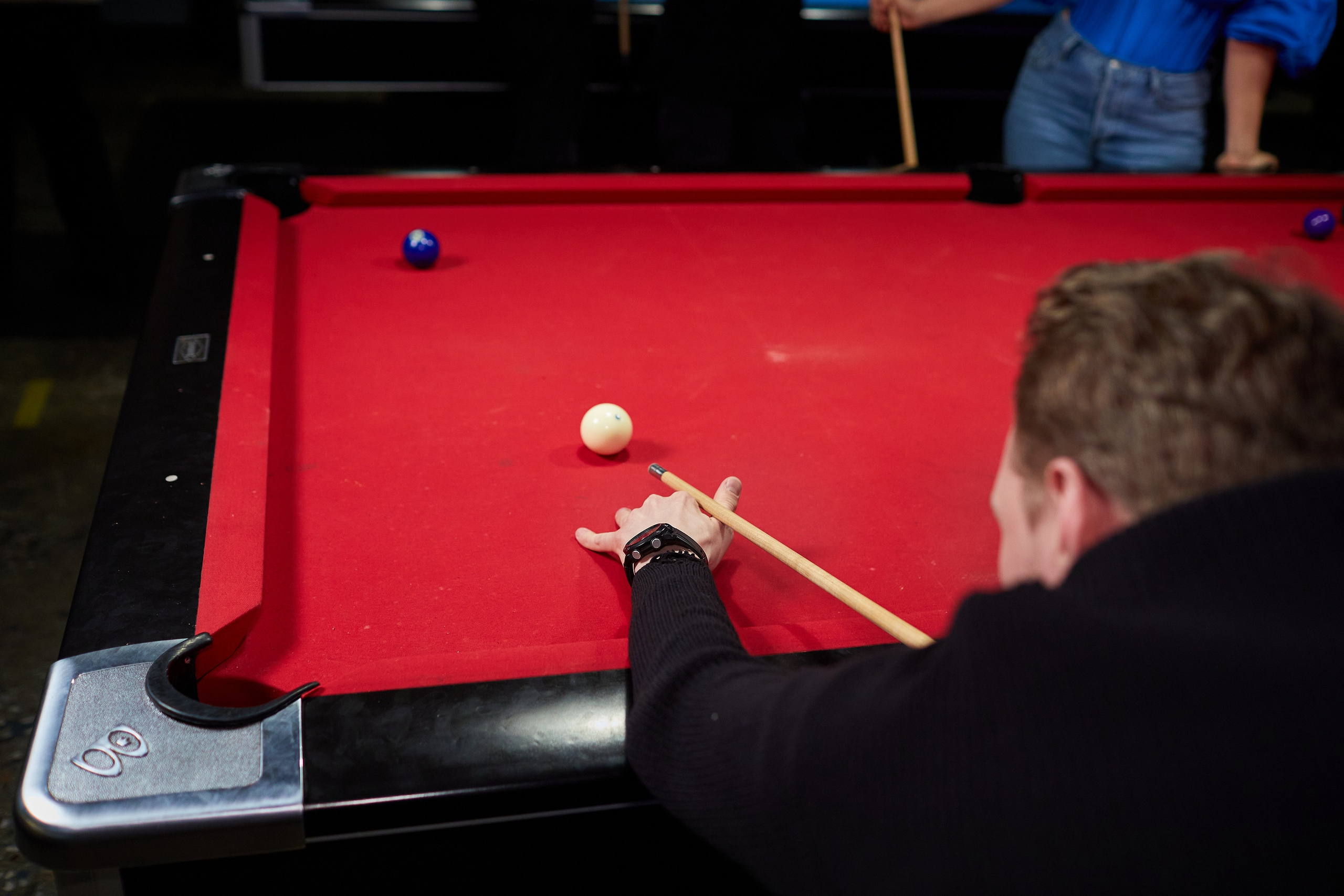 День Рождения в баре «Круглый шар». Александр Осин — корпоративный и семейный фотограф в Москве