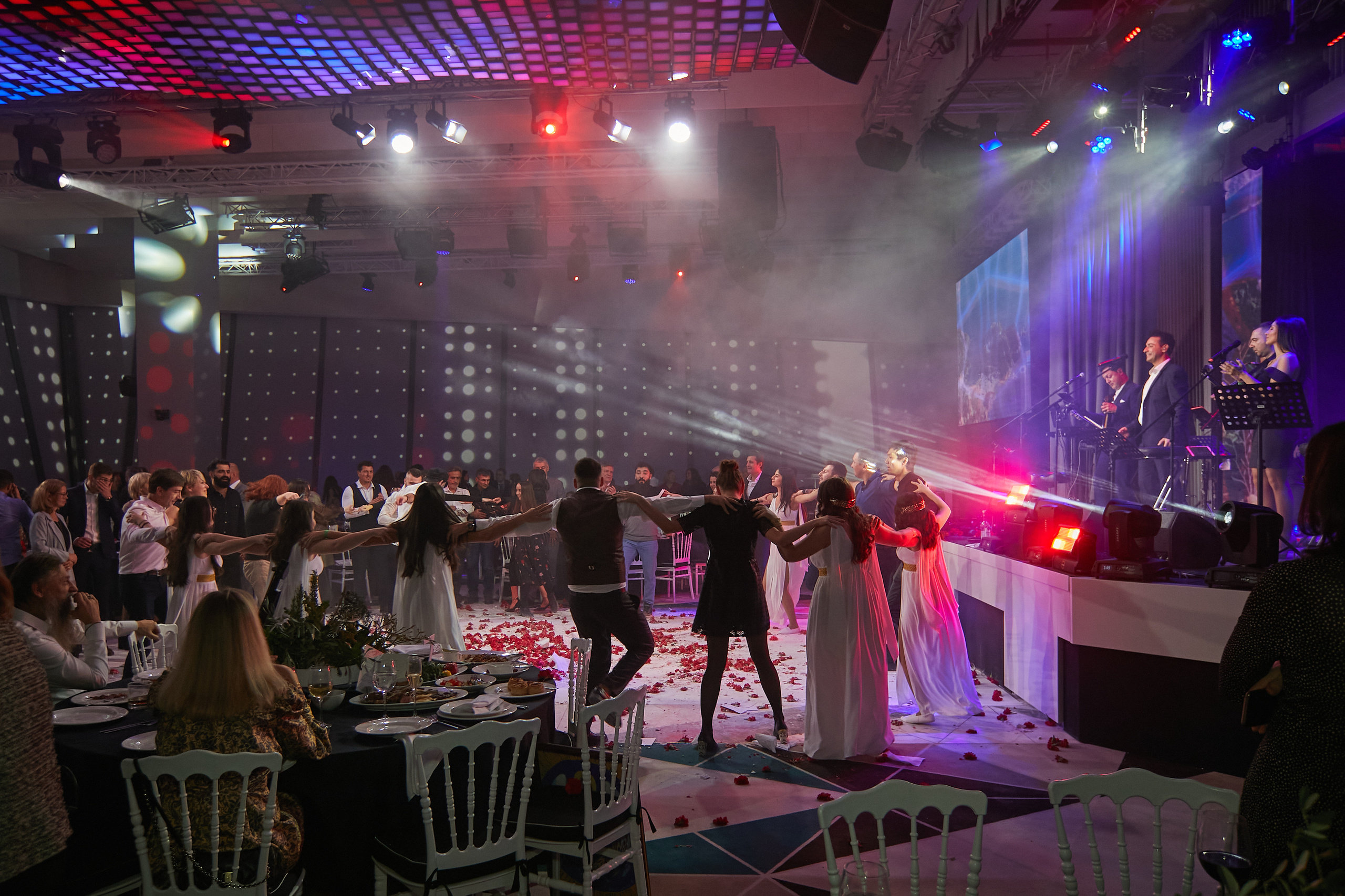 День Рождения в Греческом стиле. Александр Осин — корпоративный и семейный фотограф в Москве