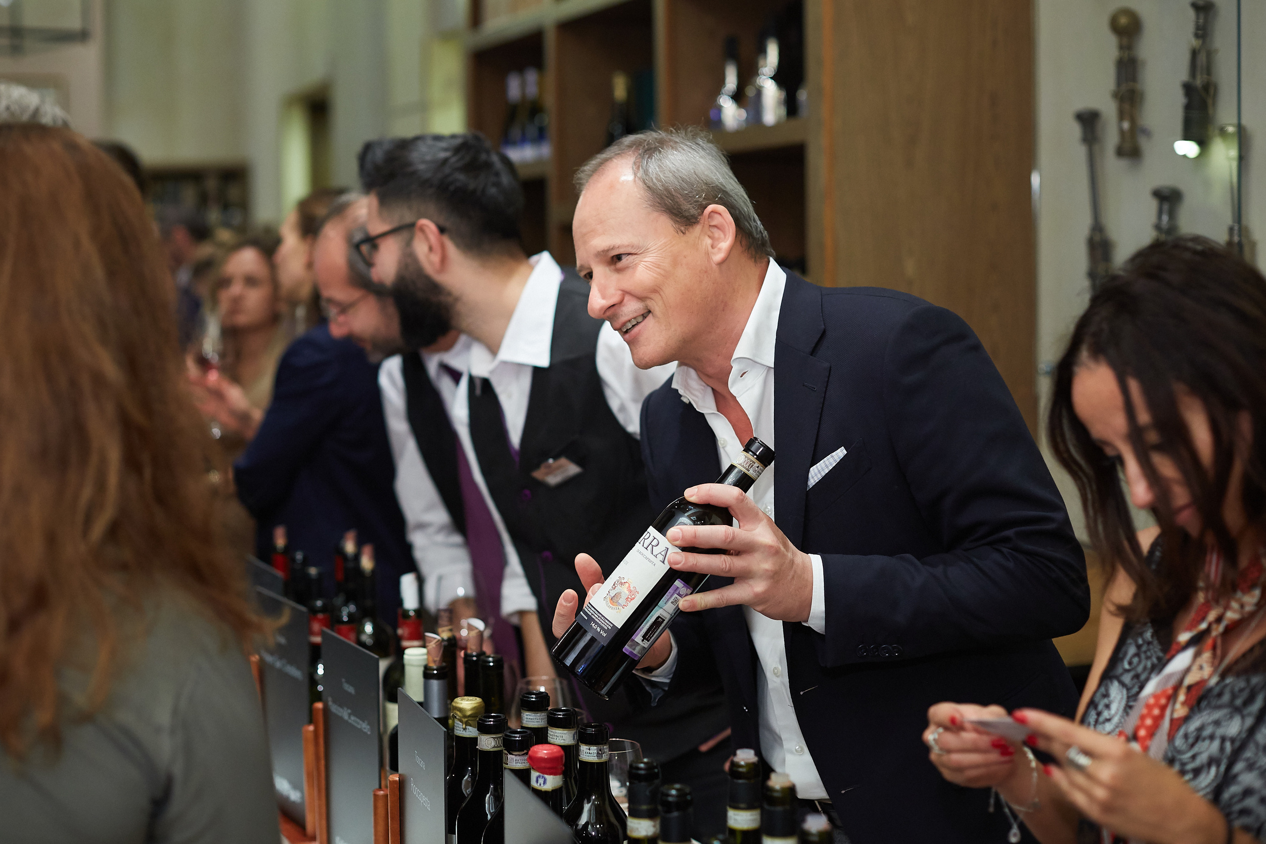 ЭНОТЕКА. Александр Осин — корпоративный и семейный фотограф в Москве