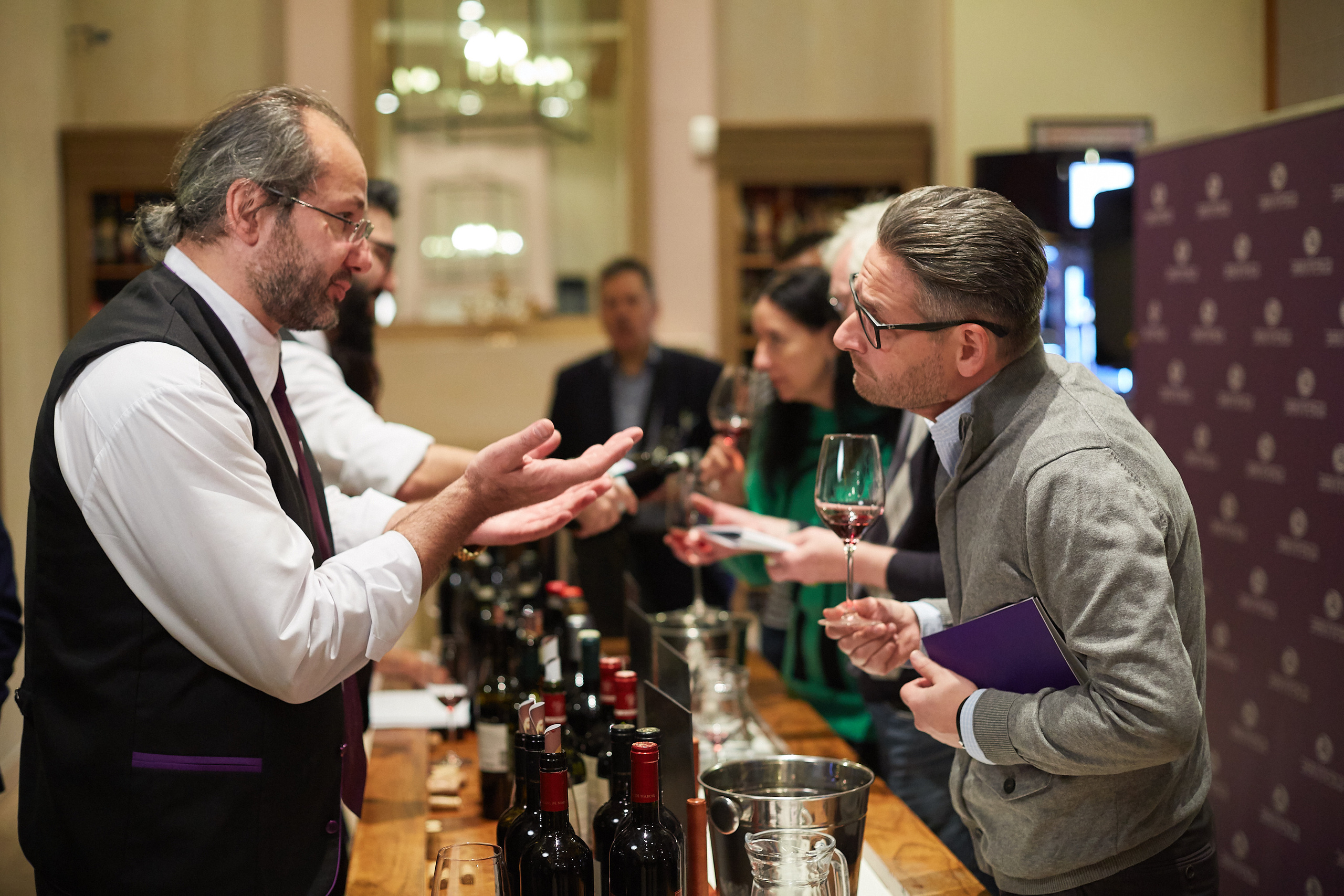 ЭНОТЕКА. Александр Осин — корпоративный и семейный фотограф в Москве