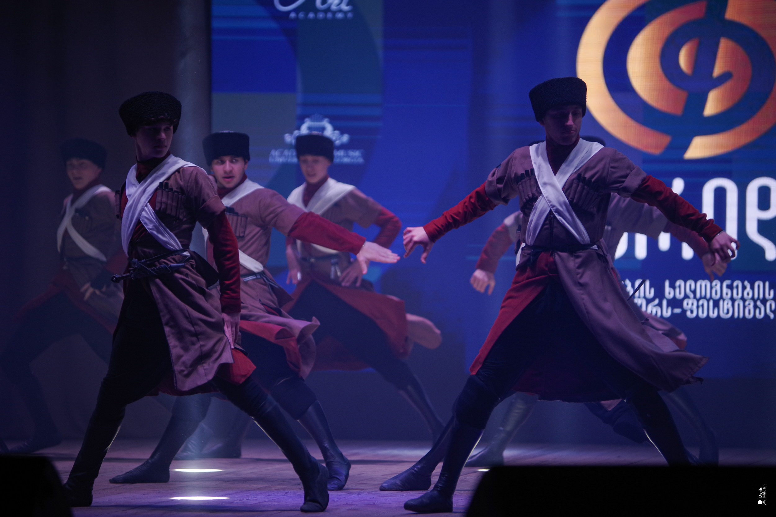 Танцы в Хоби. Портретный фотограф Денис Милютин