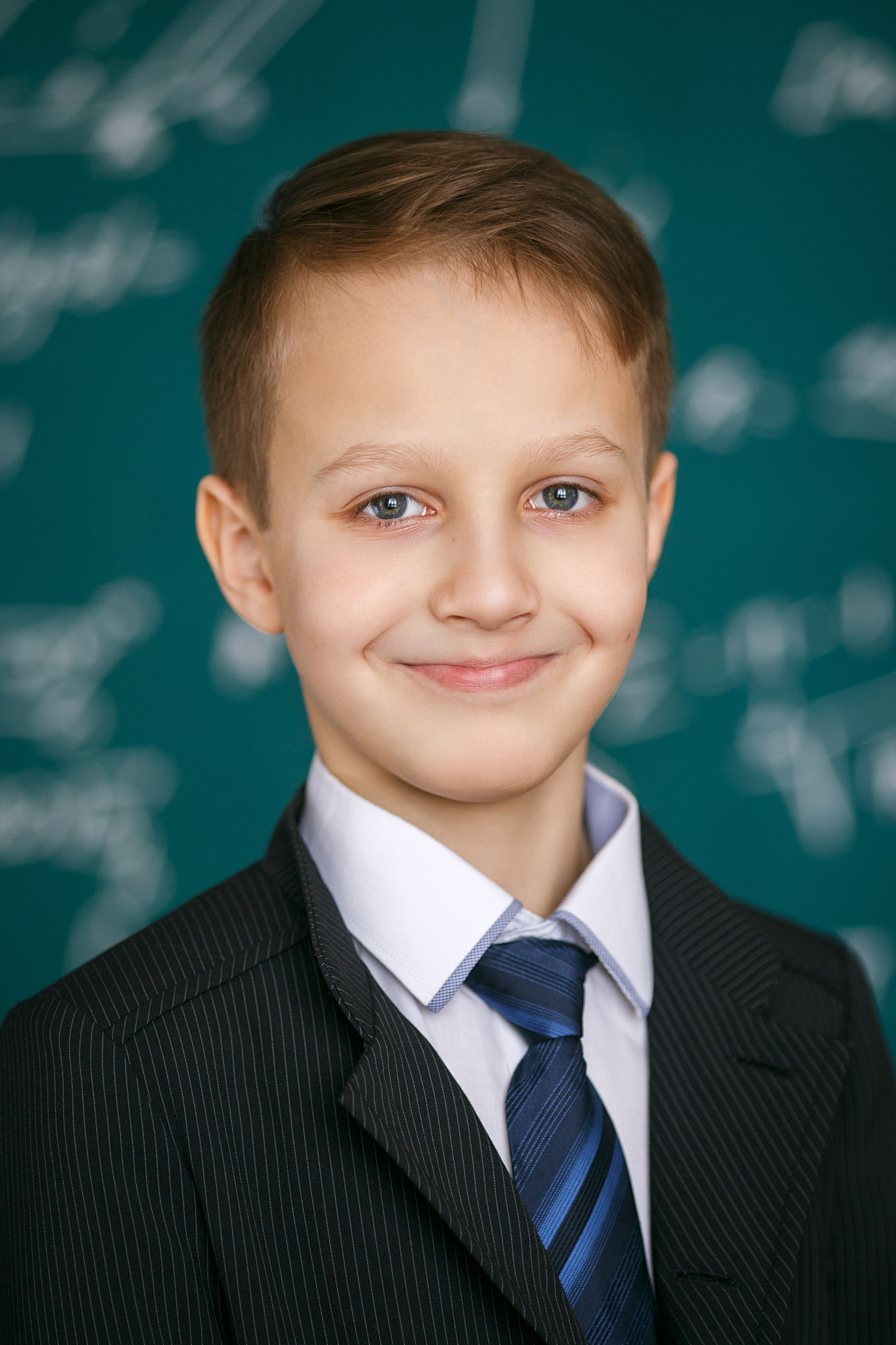 Портрет ученика с улыбкой