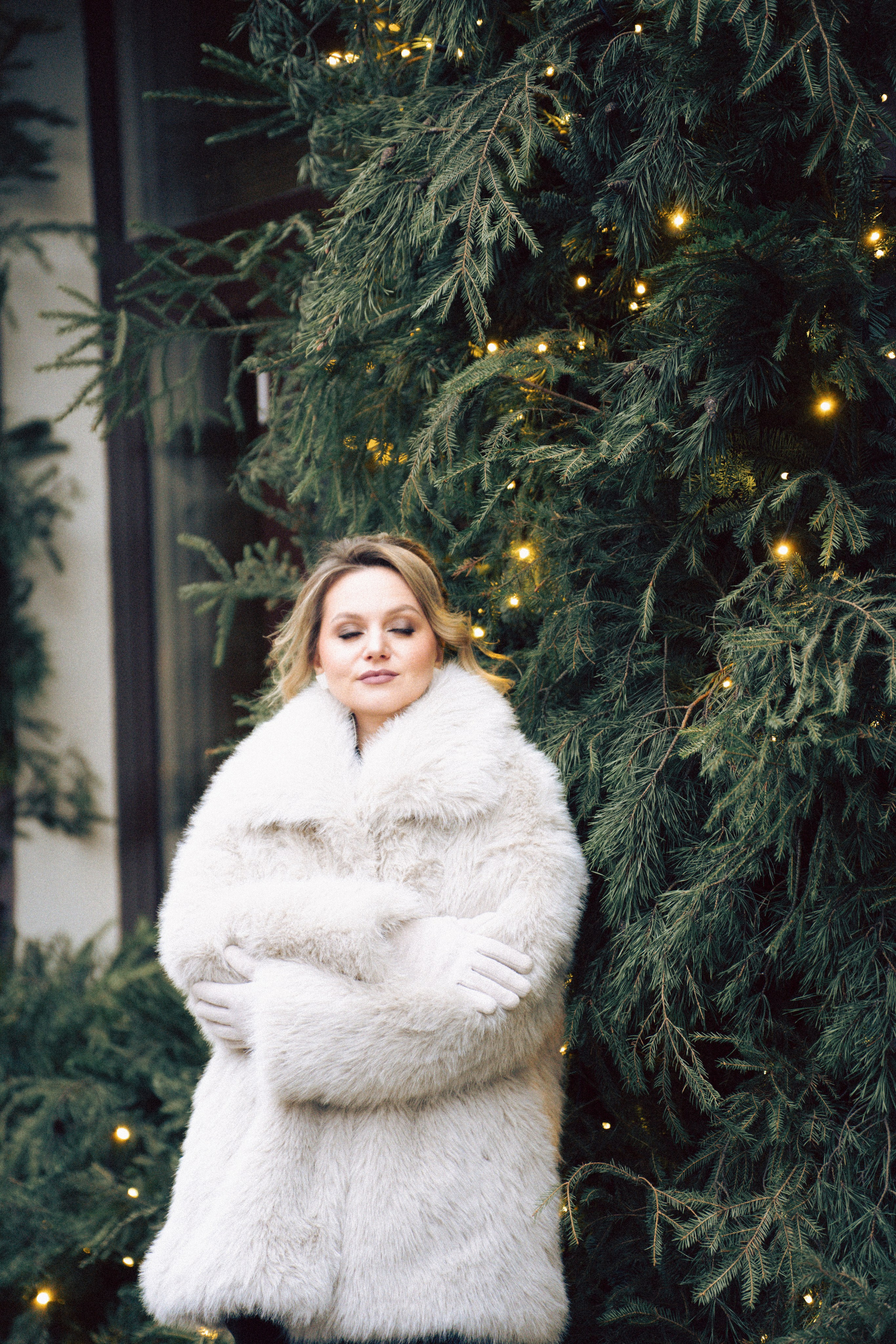 НОВОГОДНЯЯ ФОТОСЕСИИЯ В СТУДИИ ДЛЯ ДЕВУШКИ И ПРОГУЛКА ПО ЧЕРНЫШЕВСКОЙ. Профессиональный фотограф, Санкт-Петербург — Виктория Богомолова