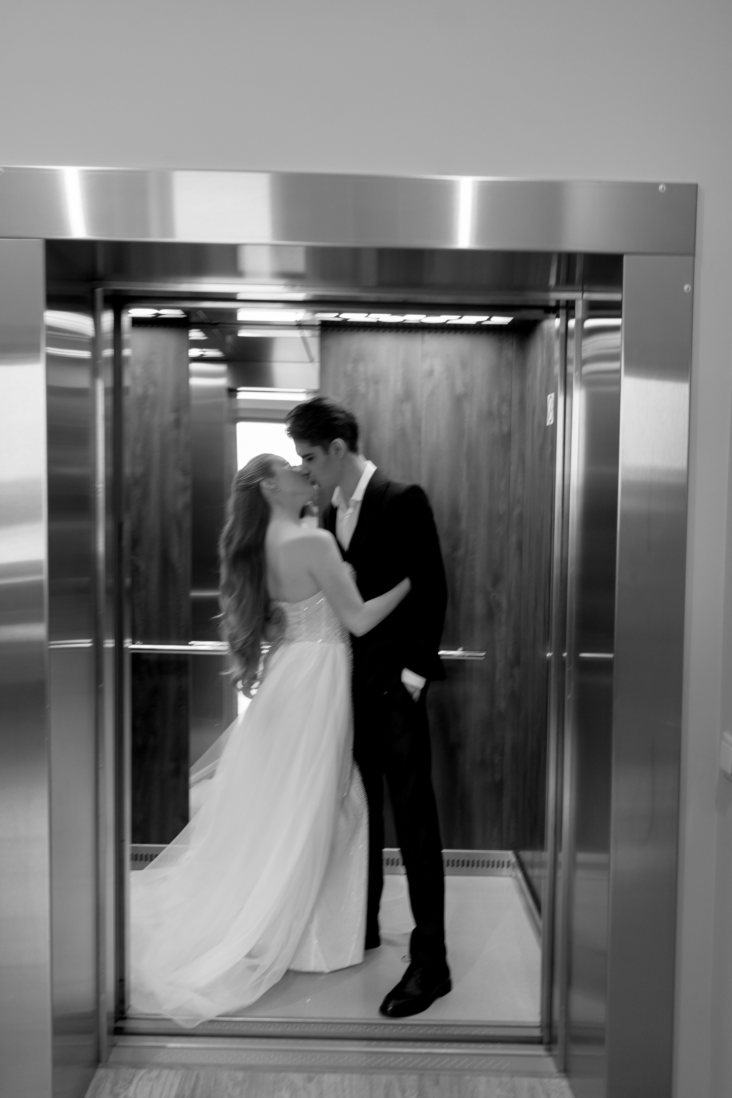 СВАДЕБНАЯ СЬЕМКА СБОРОВ В ОТЕЛЕ И ВЫЕЗД НА ЦЕРЕМОНИЮ (СНЯТО В СИБИРЕ В НИЖНЕВАРТОВСКЕ)М. Профессиональный фотограф, Санкт-Петербург — Виктория Богомолова