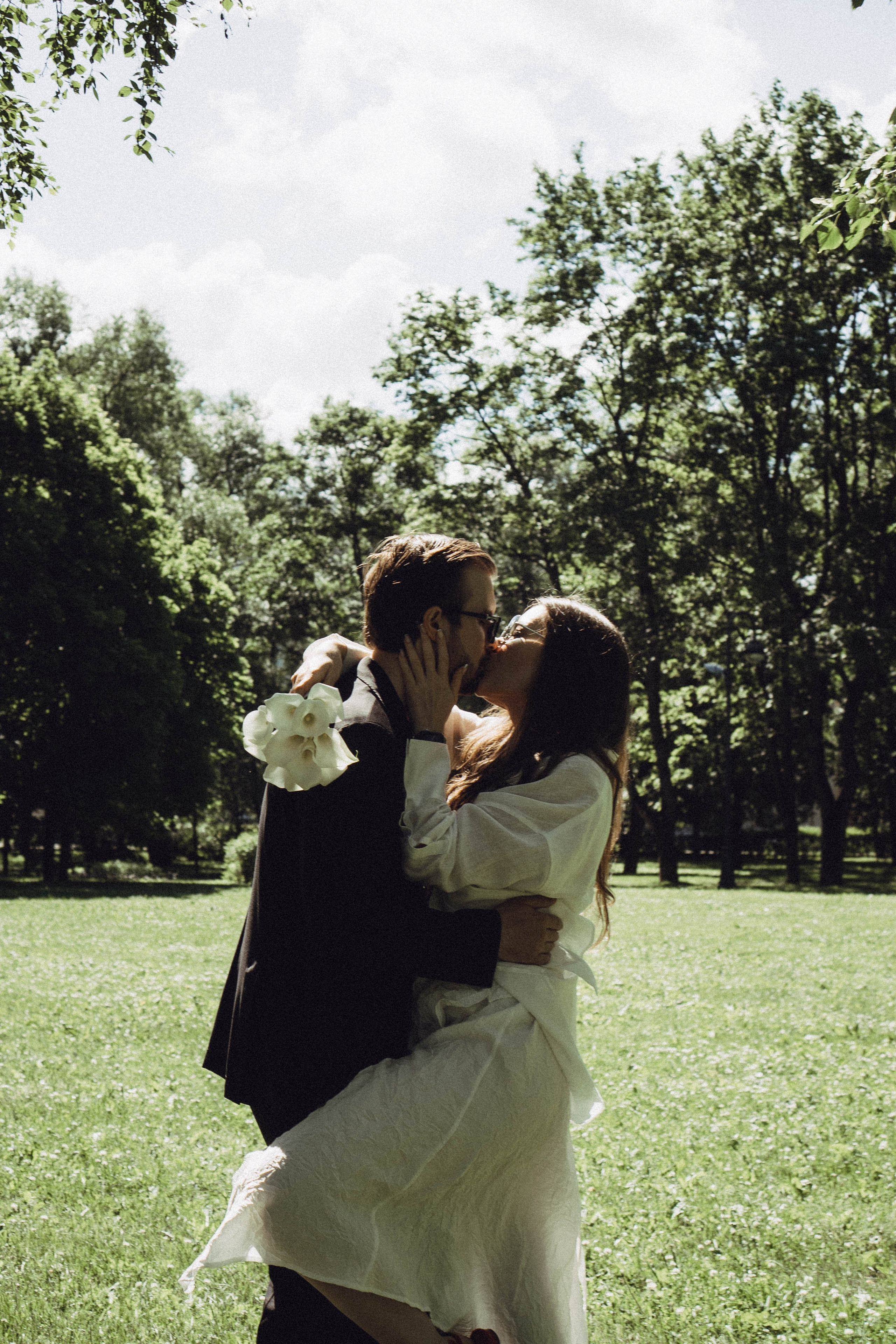 СВАДЕБНАЯ СЬЕМКА В ПАРКЕ ПОБЕДЫ И ПРОГУЛКА ПО МОСКОВСКОМУ ПРОСПЕКТУ. Профессиональный фотограф, Санкт-Петербург — Виктория Богомолова