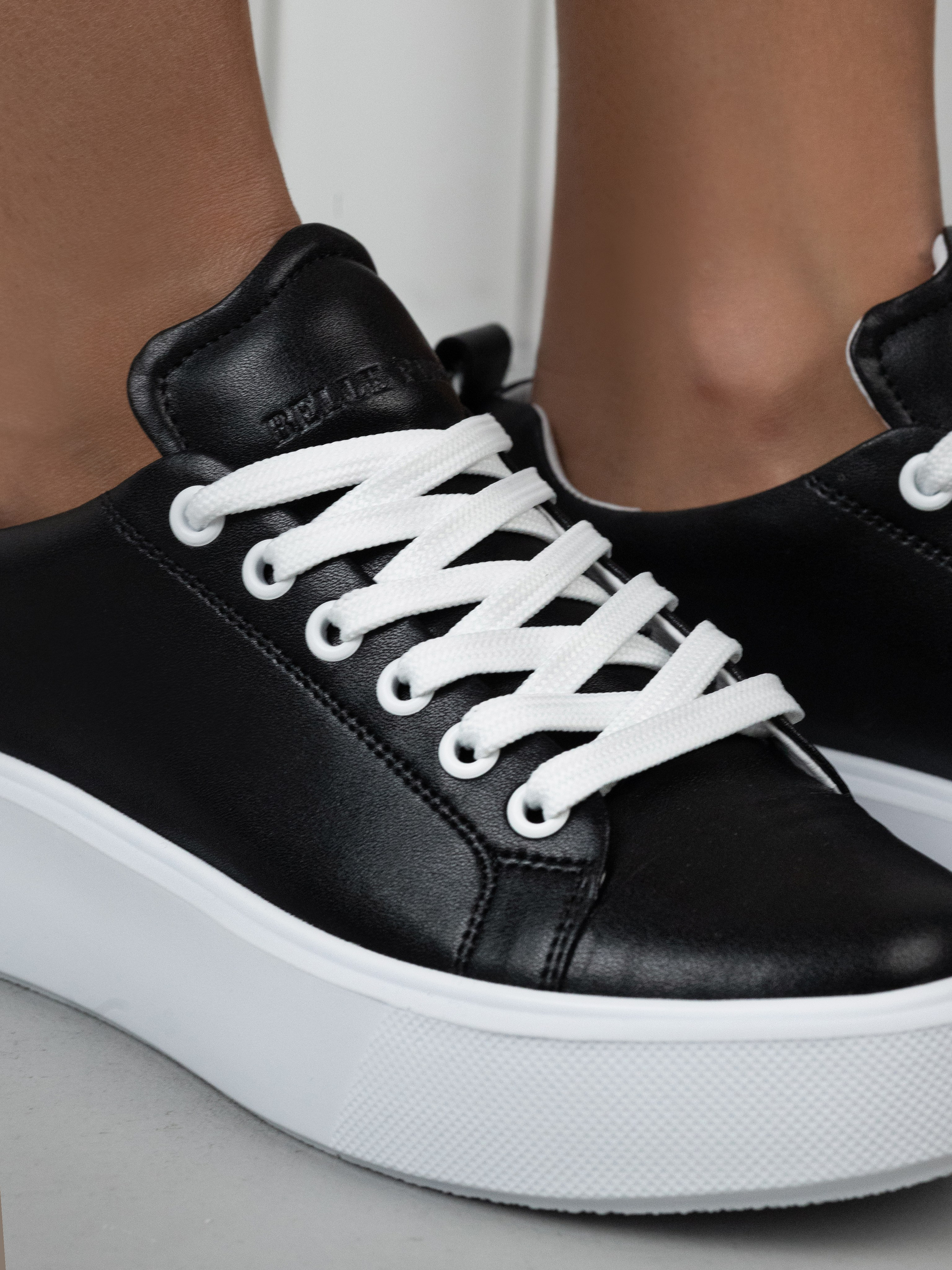 Кроссовки. Фотограф в Ростове-на-Дону Мария Аверина