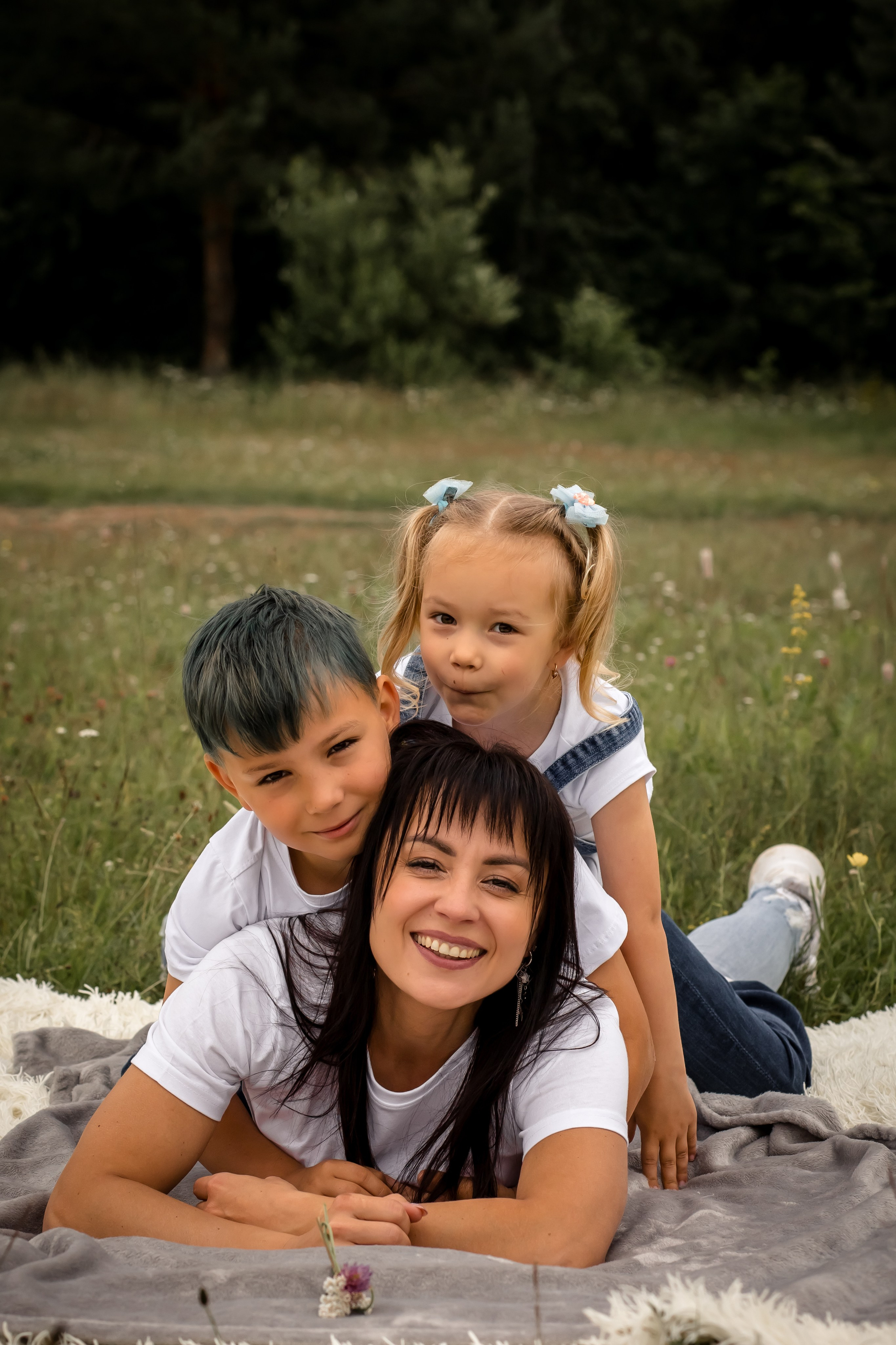 Катя с детками