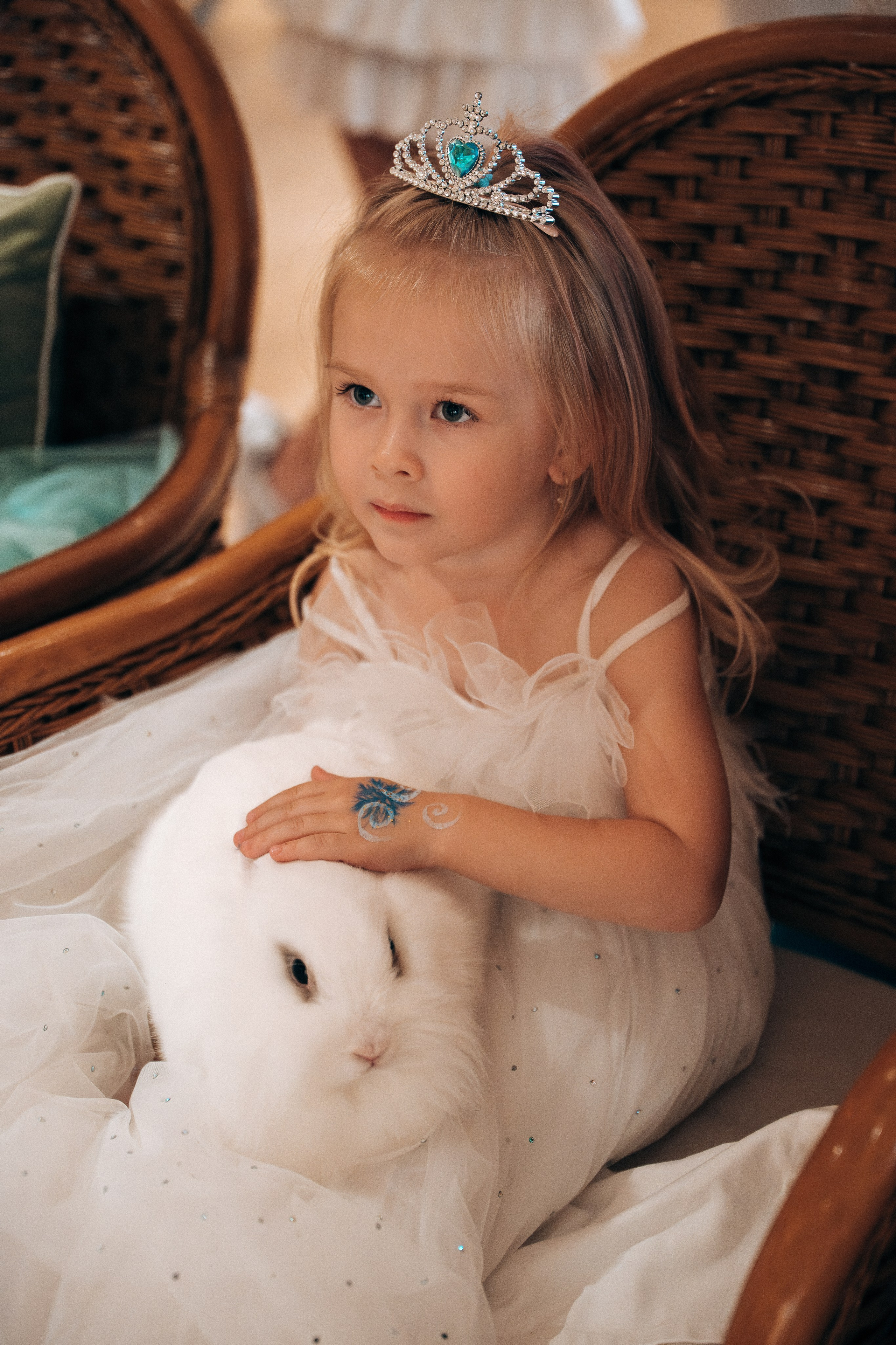 Заказать фотографа на день рождения в Москве и других городах. Фотограф на крещение и венчание, дни рождения и праздники