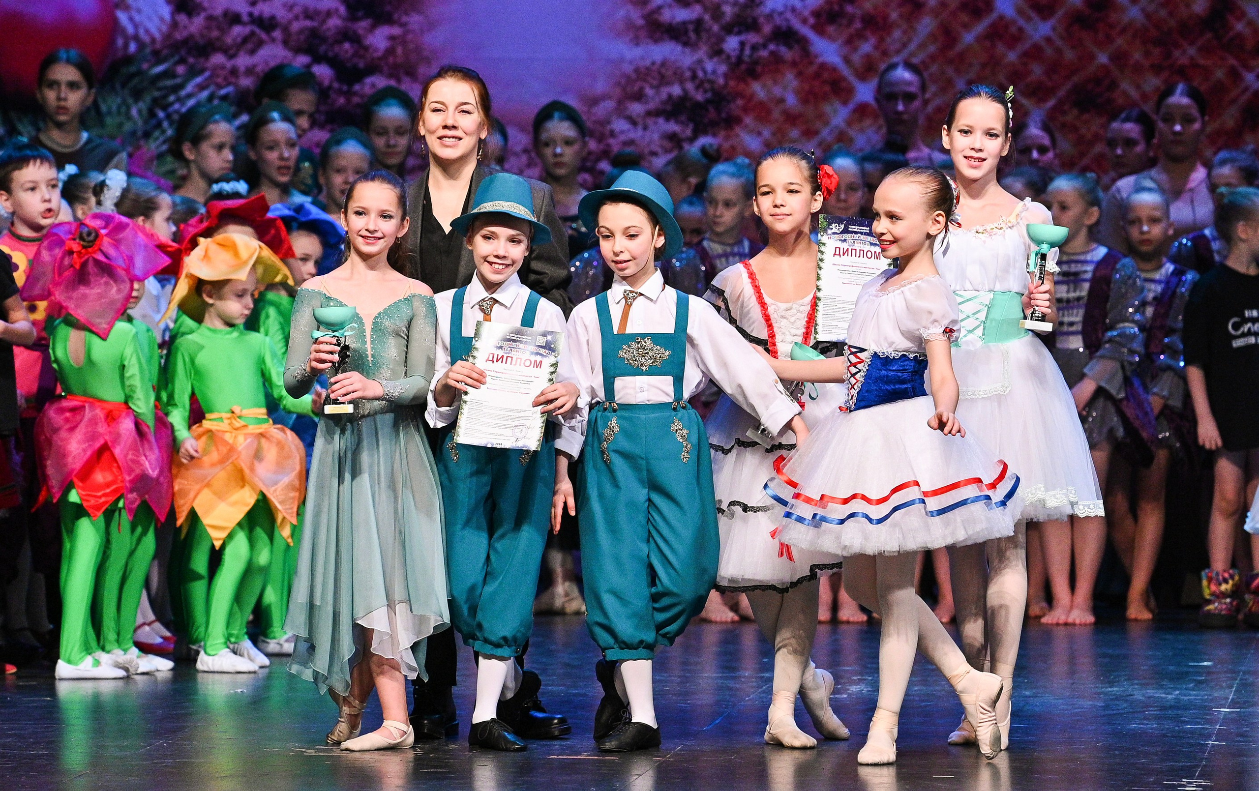 14.11.2024 «Новогодний Звездопад Талантов» Фестивальное движение «Шаг к мечте» г. Москва. Медиастудия Фото Концепт