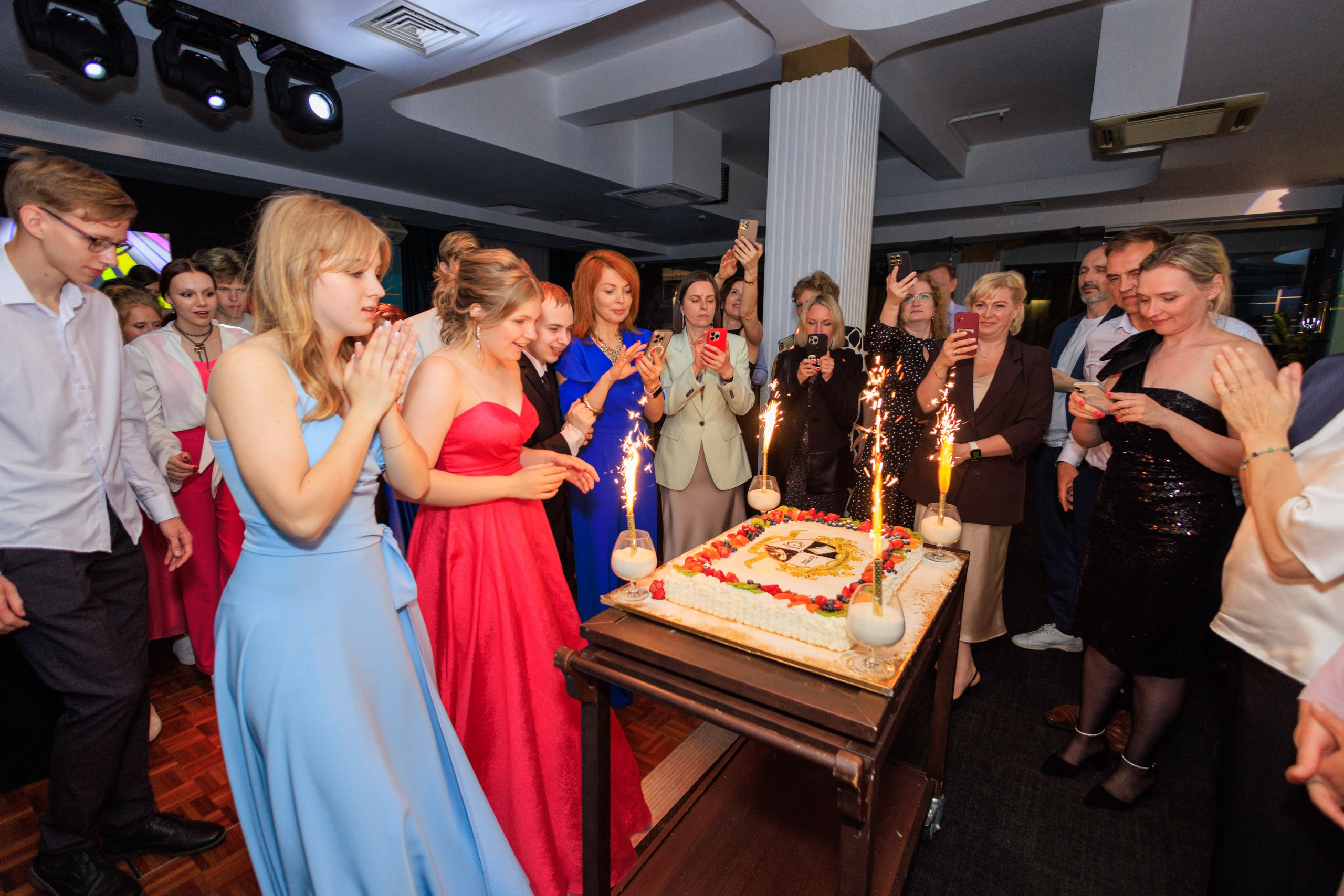 Выпускной лицея 244. Фотограф Александр Заломаев