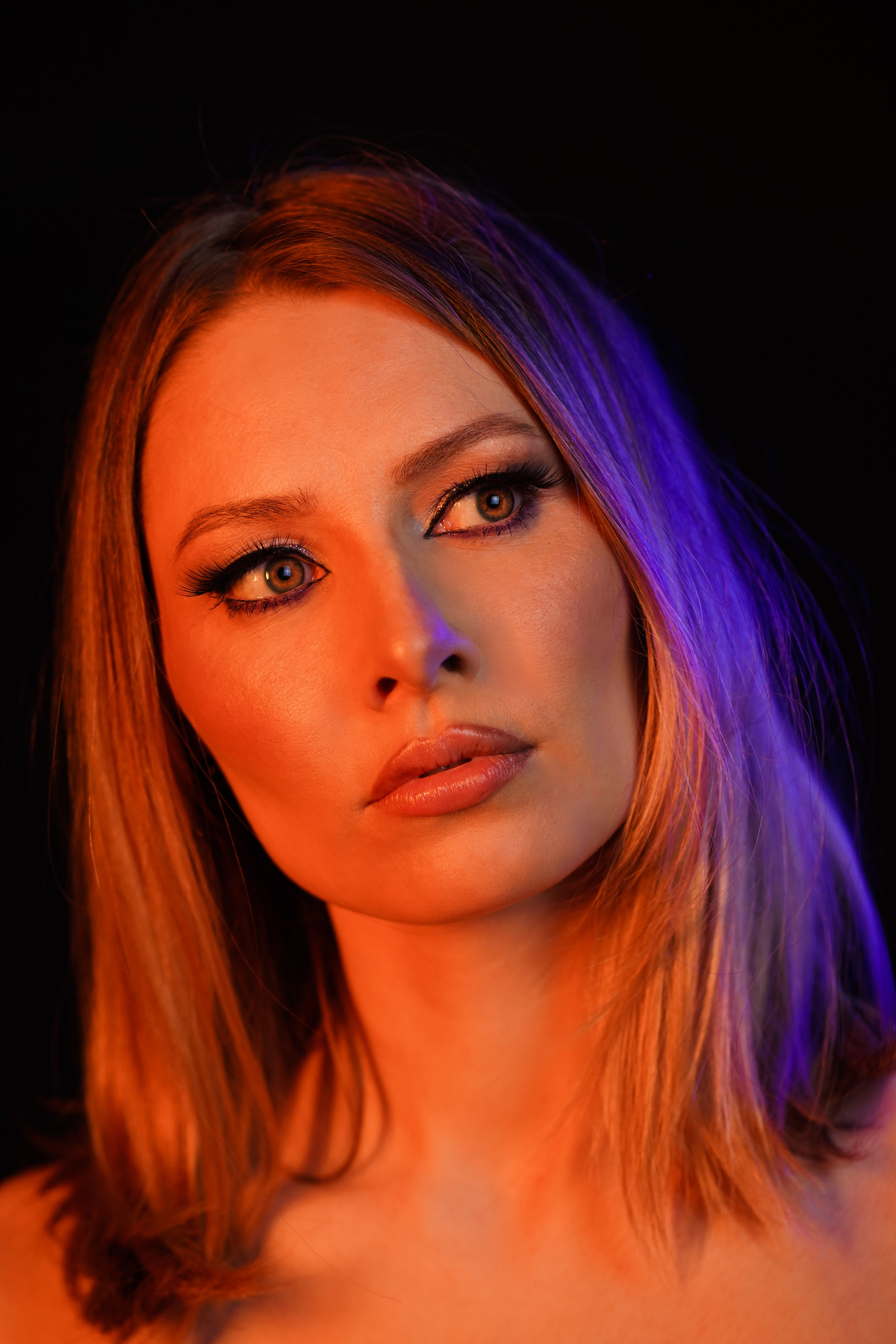 Портретная фотосессия с цветным светом
