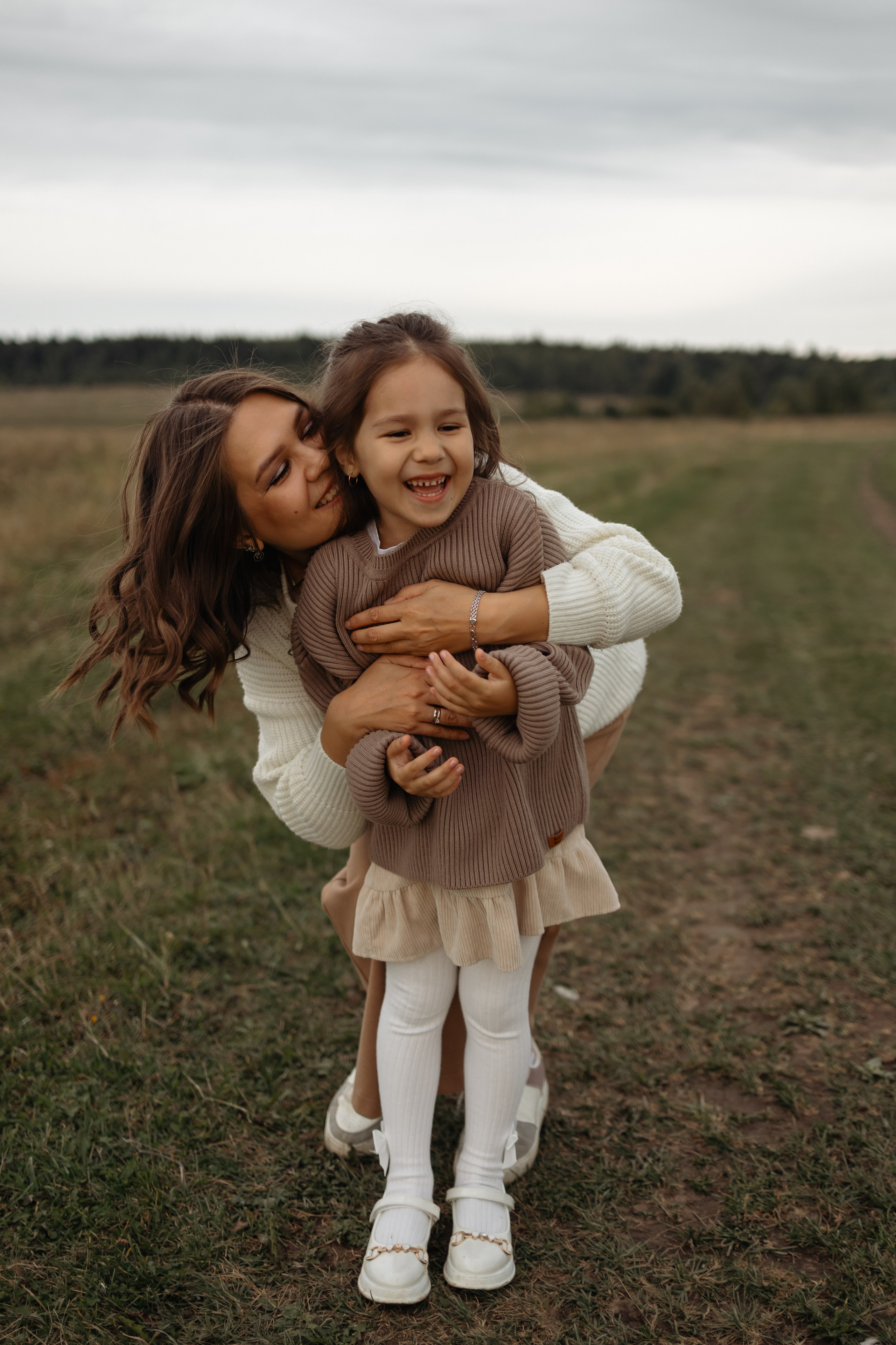 Ляйсан и Амалия. Фотограф Айгуль Габсаматова Октябрьский