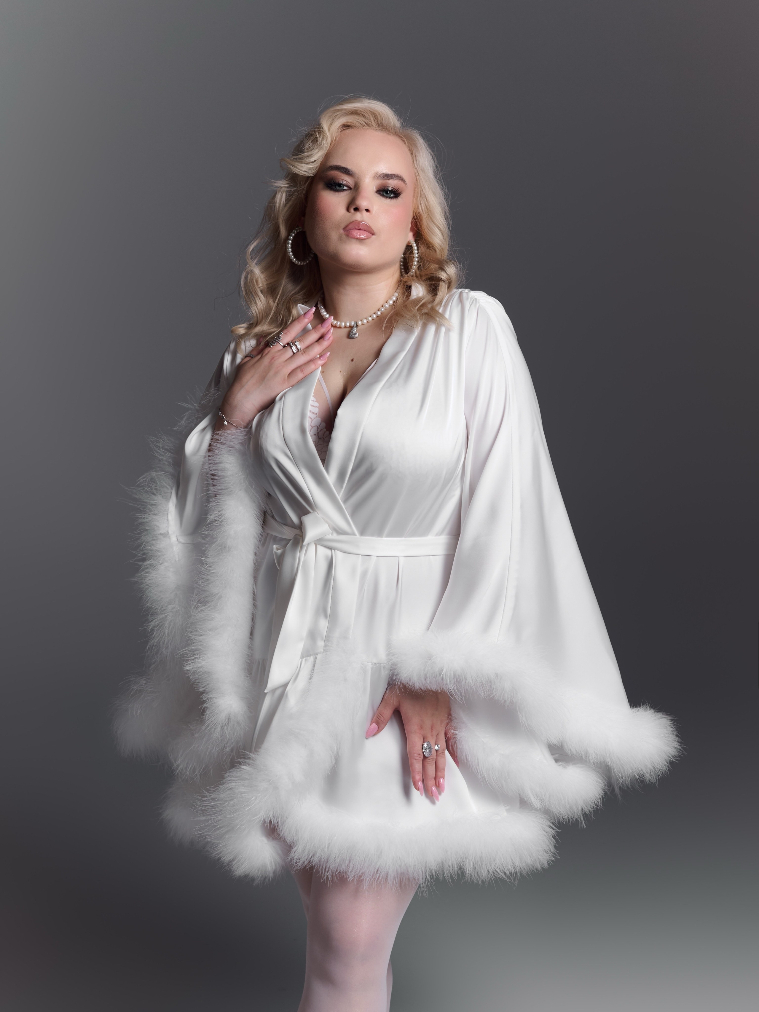 Индивидуальная женская фотосессия с искусственным светом