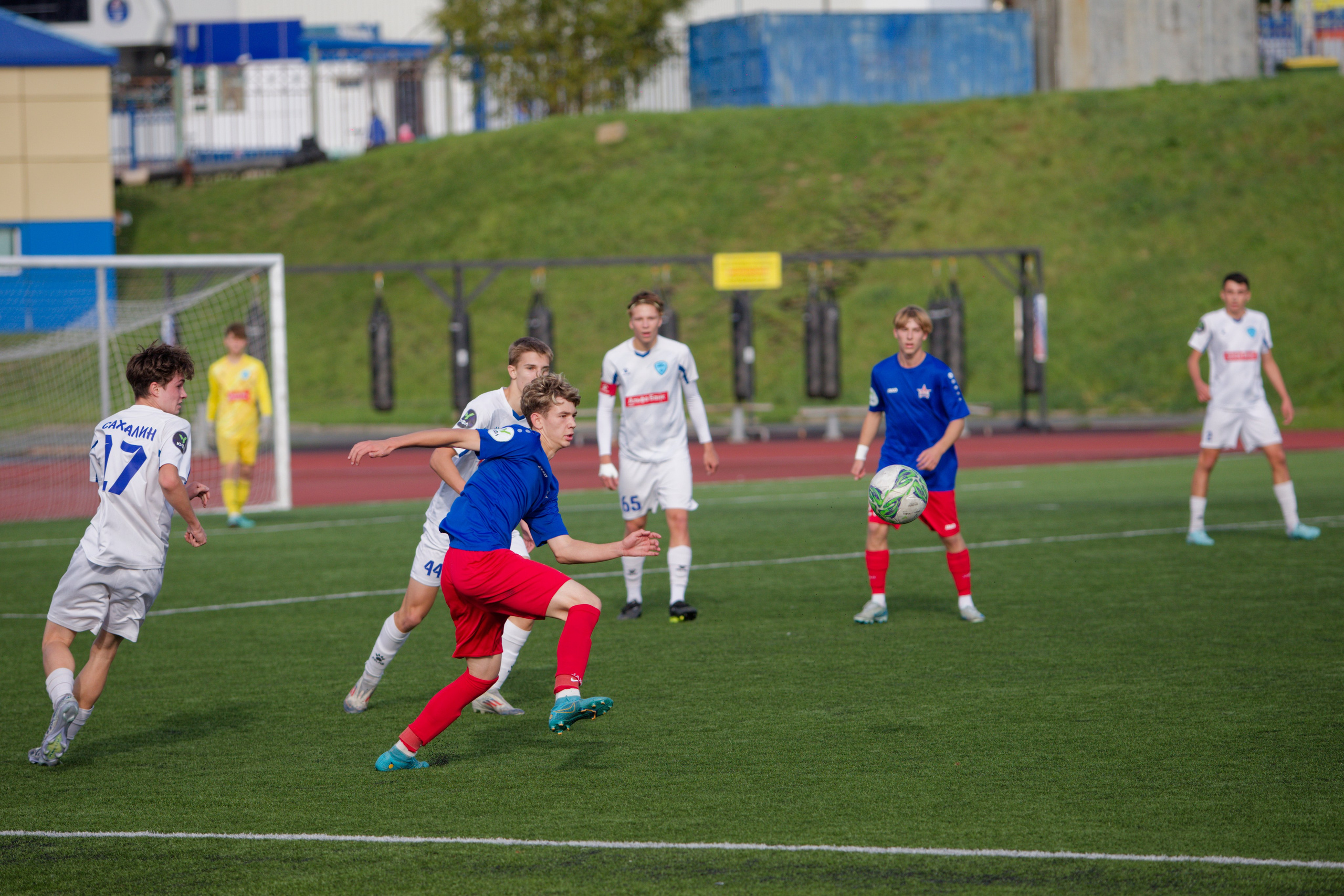 Матч ЮФЛ Сахалин-Хабаровск (U-18). Кутузов Евгений Фотограф в Южно-Сахалинске