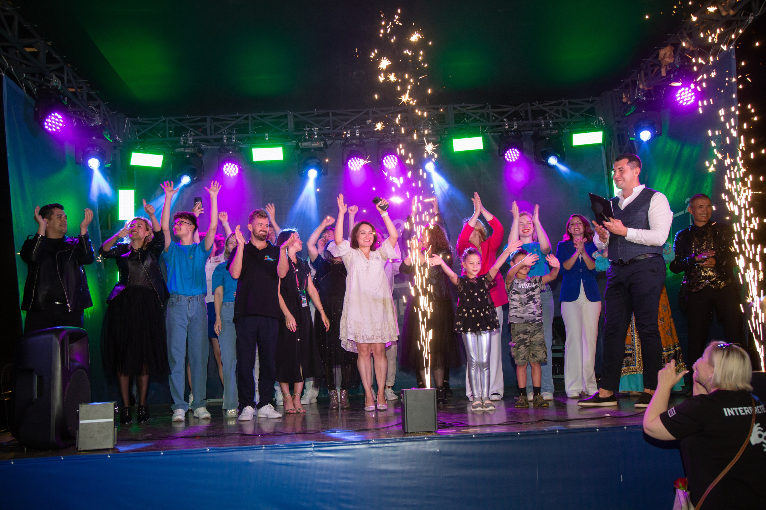 Фотосессия: Всемирные спортивные игры глухонемых,  церемония закрытия