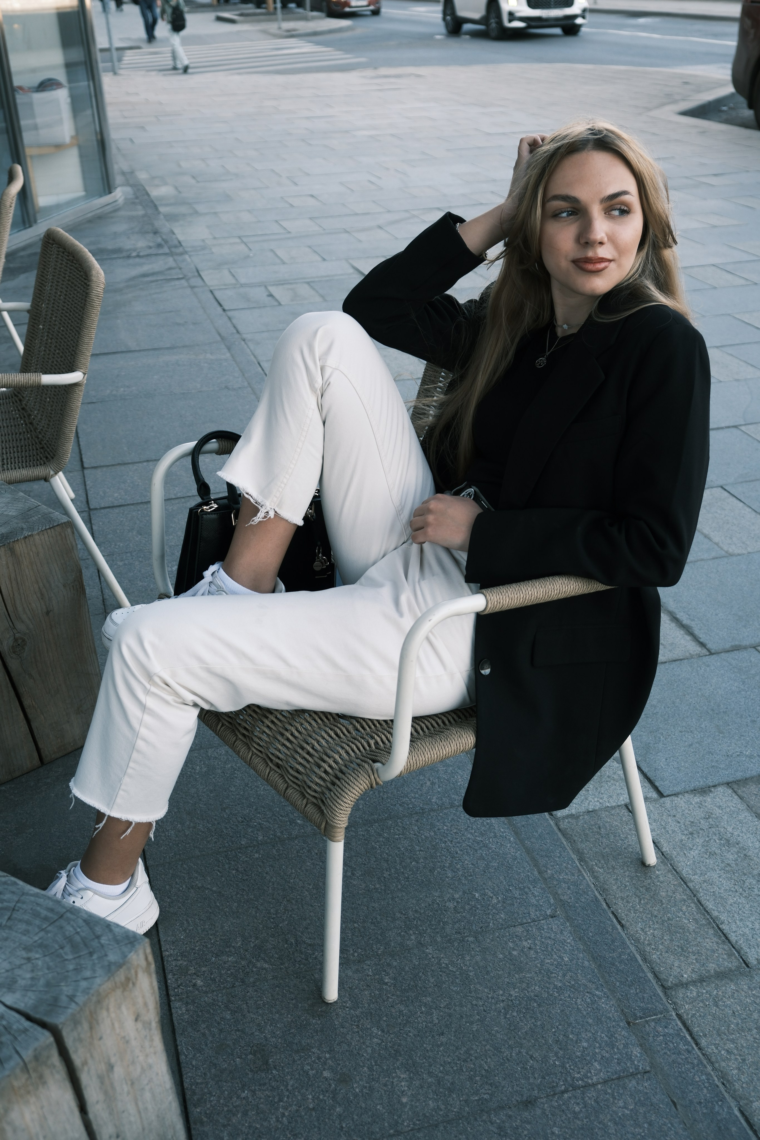 На улице. Главная