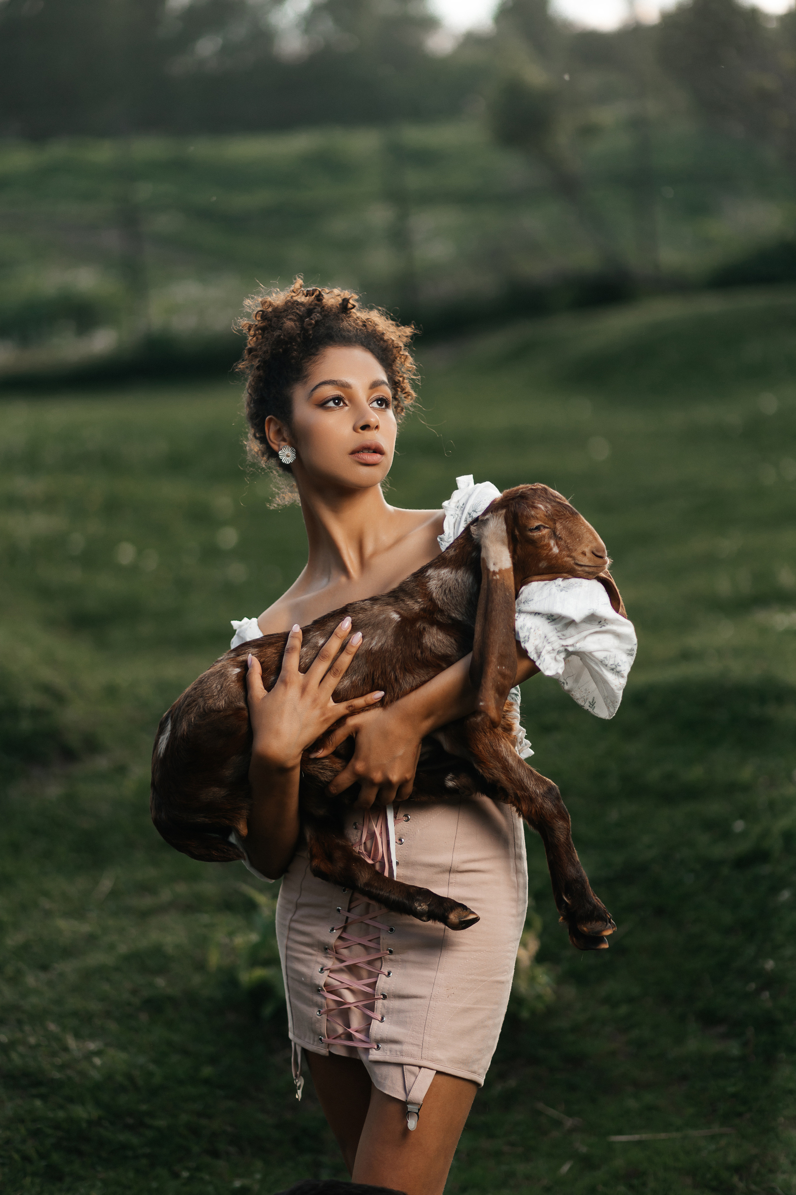 Амалия (съемка с козлёнком). Фотограф Наталия Федосова, г. Москва. TG и Instagram @nataliya_raw