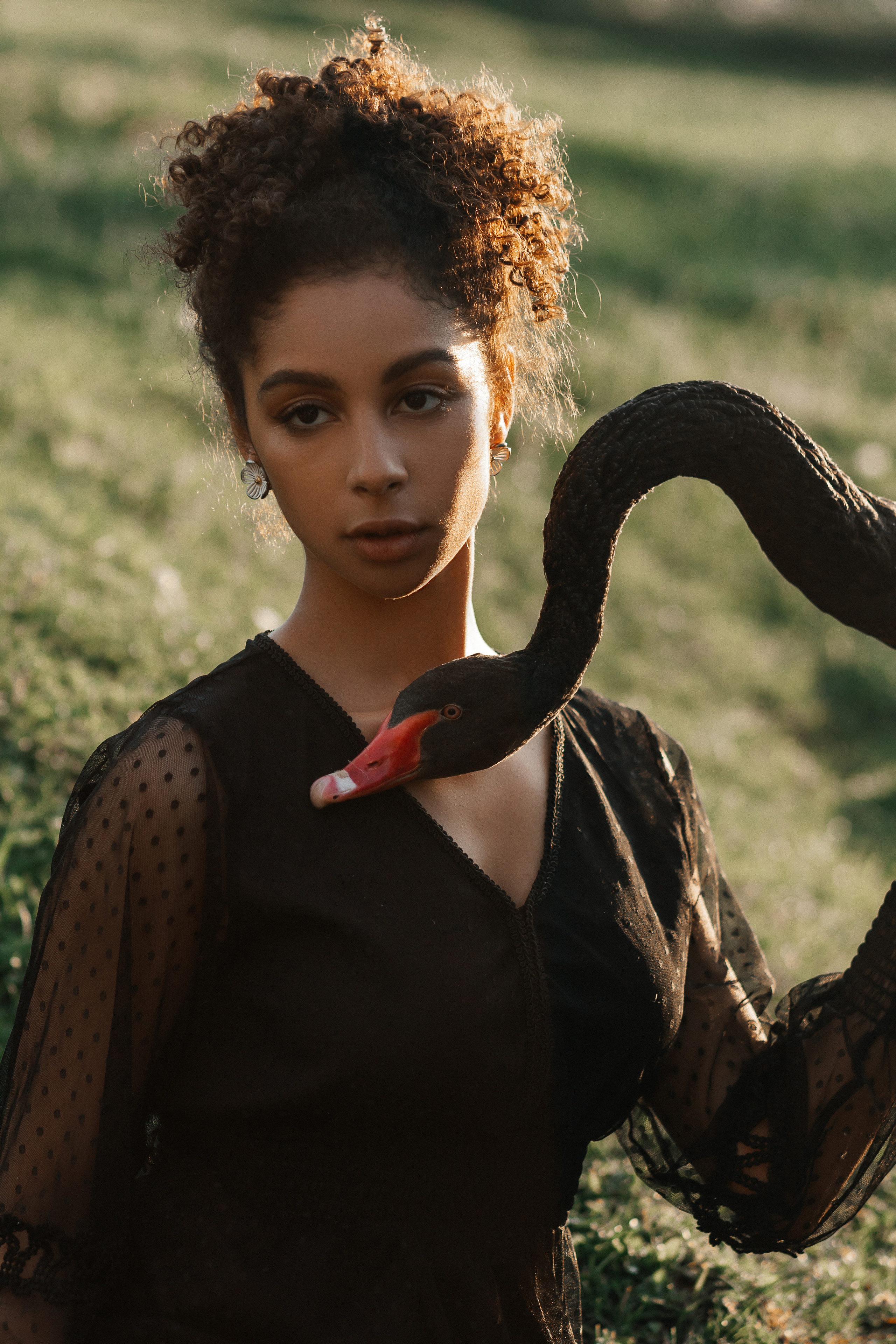 Амалия (съемка с лебедем). Фотограф Наталия Федосова, г. Москва. TG и Instagram @nataliya_raw