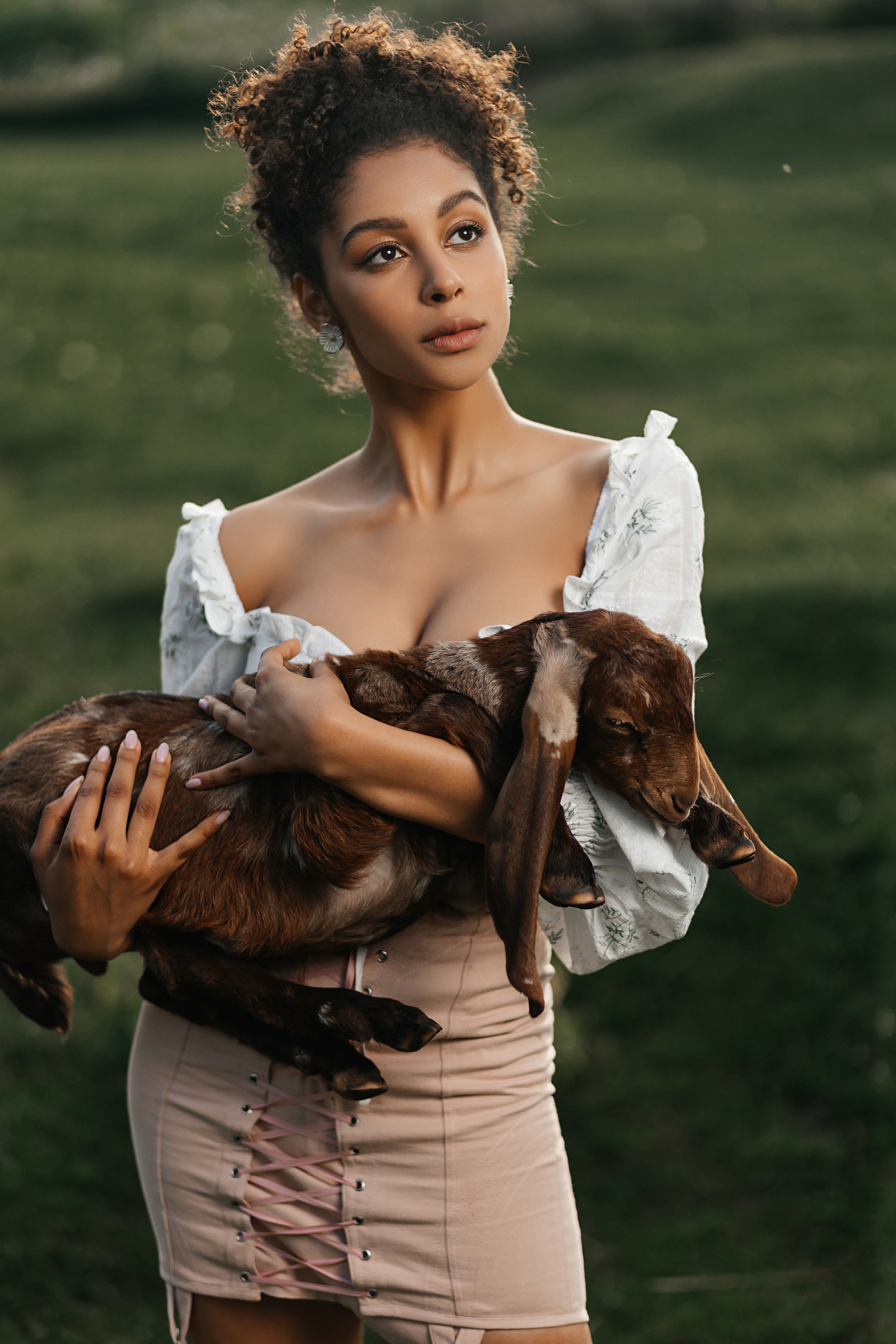 Амалия (съемка с козлёнком). Фотограф Наталия Федосова, г. Москва. TG и Instagram @nataliya_raw