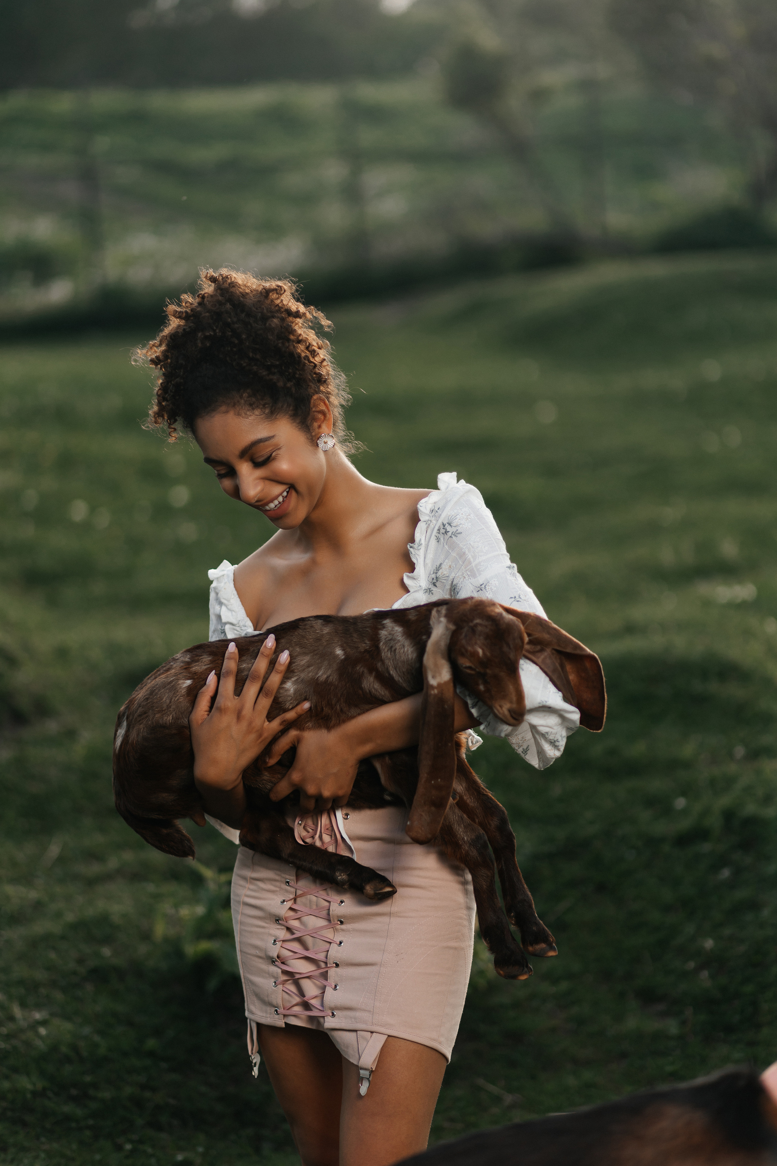 Амалия (съемка с козлёнком). Фотограф Наталия Федосова, г. Москва. TG и Instagram @nataliya_raw