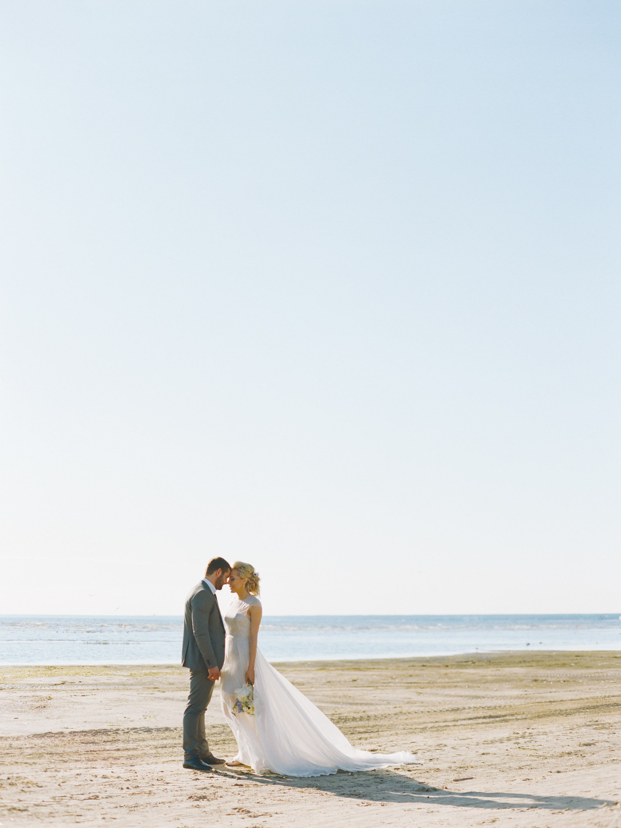 Ксения и Алексей, свадьба на Финском заливе. Изящная фотография | Ксения Милушкина