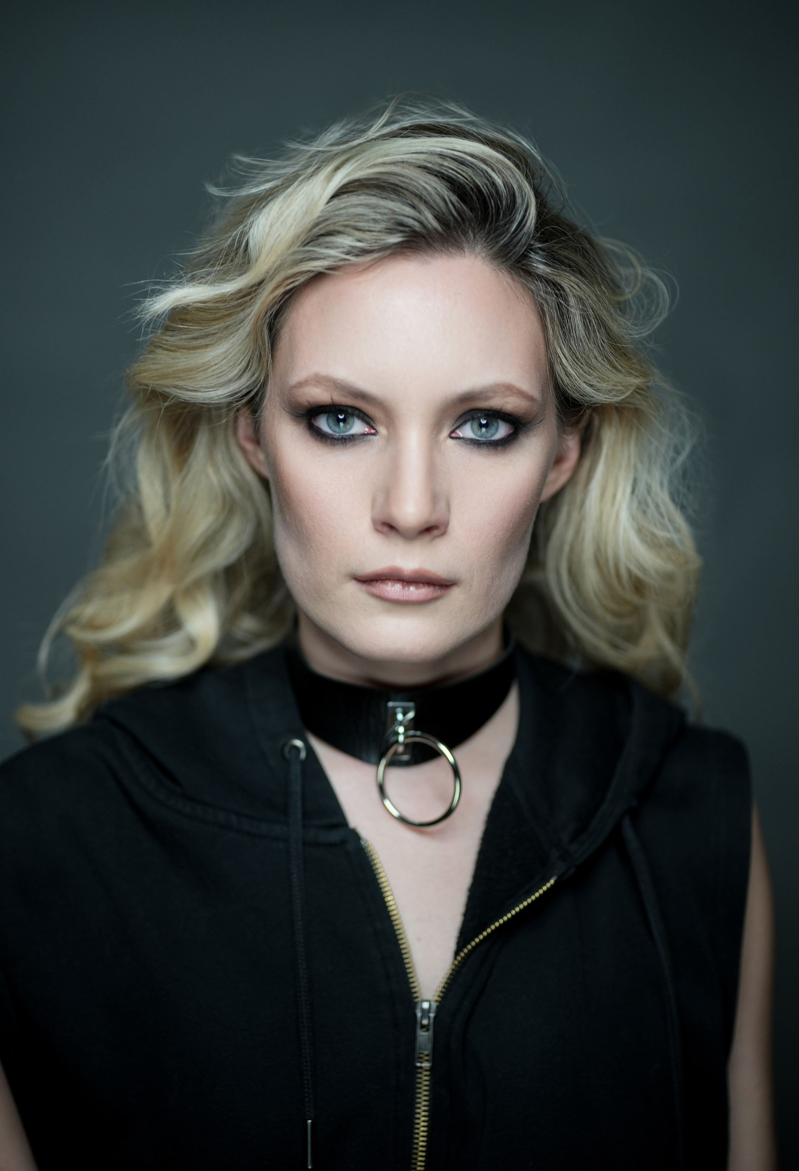 Актриса Зоя Дамье. Портретная съемка в Москве, студийный фотограф Игорь Фомин