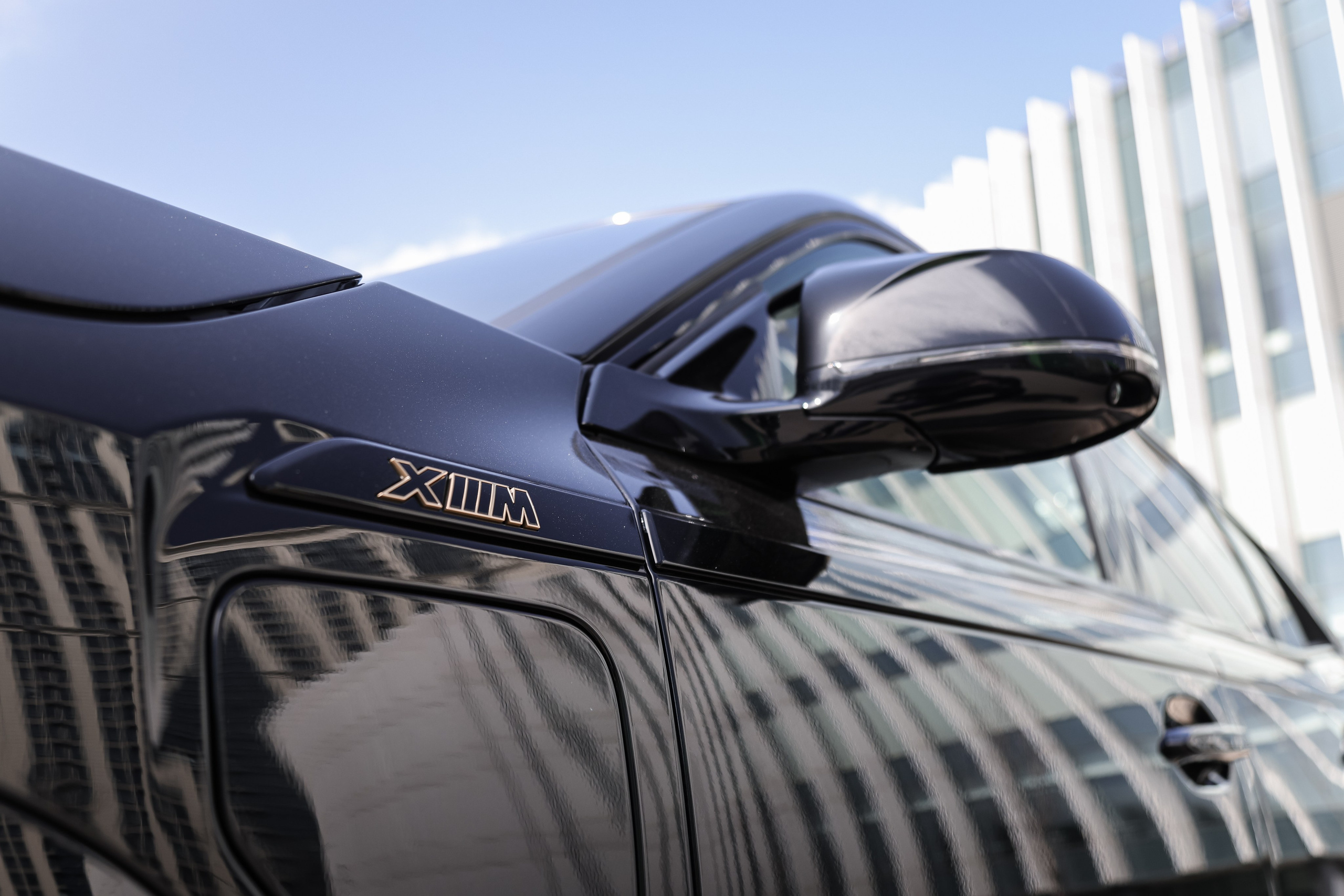 2024 BMW XM. Mixturecaptures