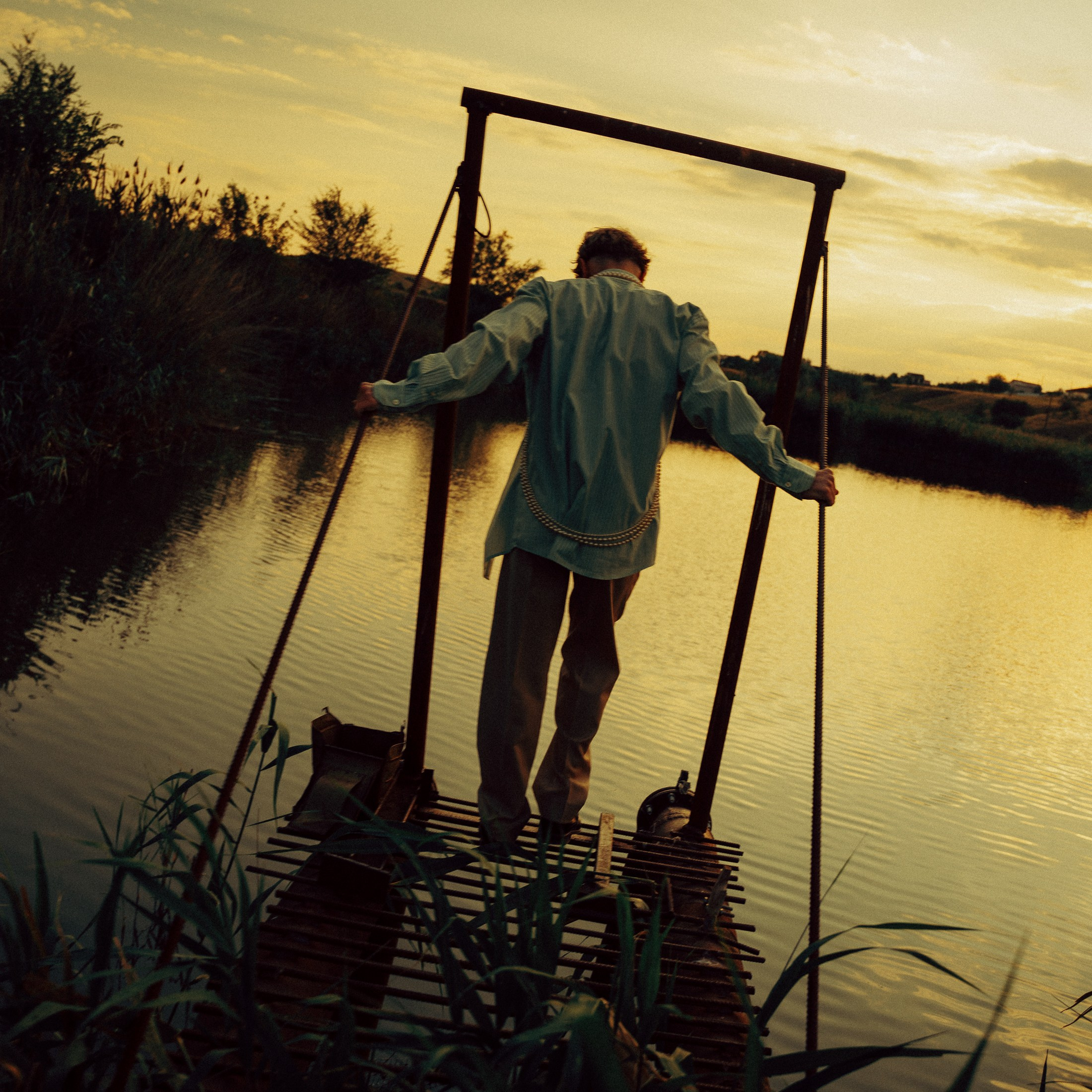 ANDREW. TUTSARKIS — Art Director | Stylist | Photographer