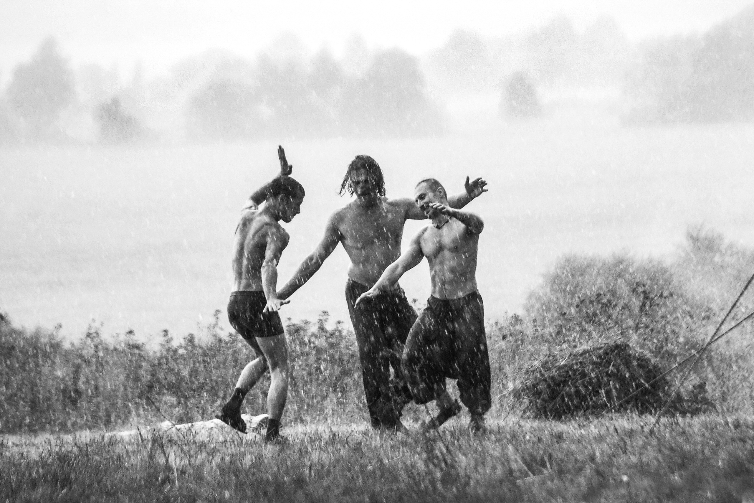 Дождь. Фотостудия Портрет Свадебный и семейный фотограф в Рязани