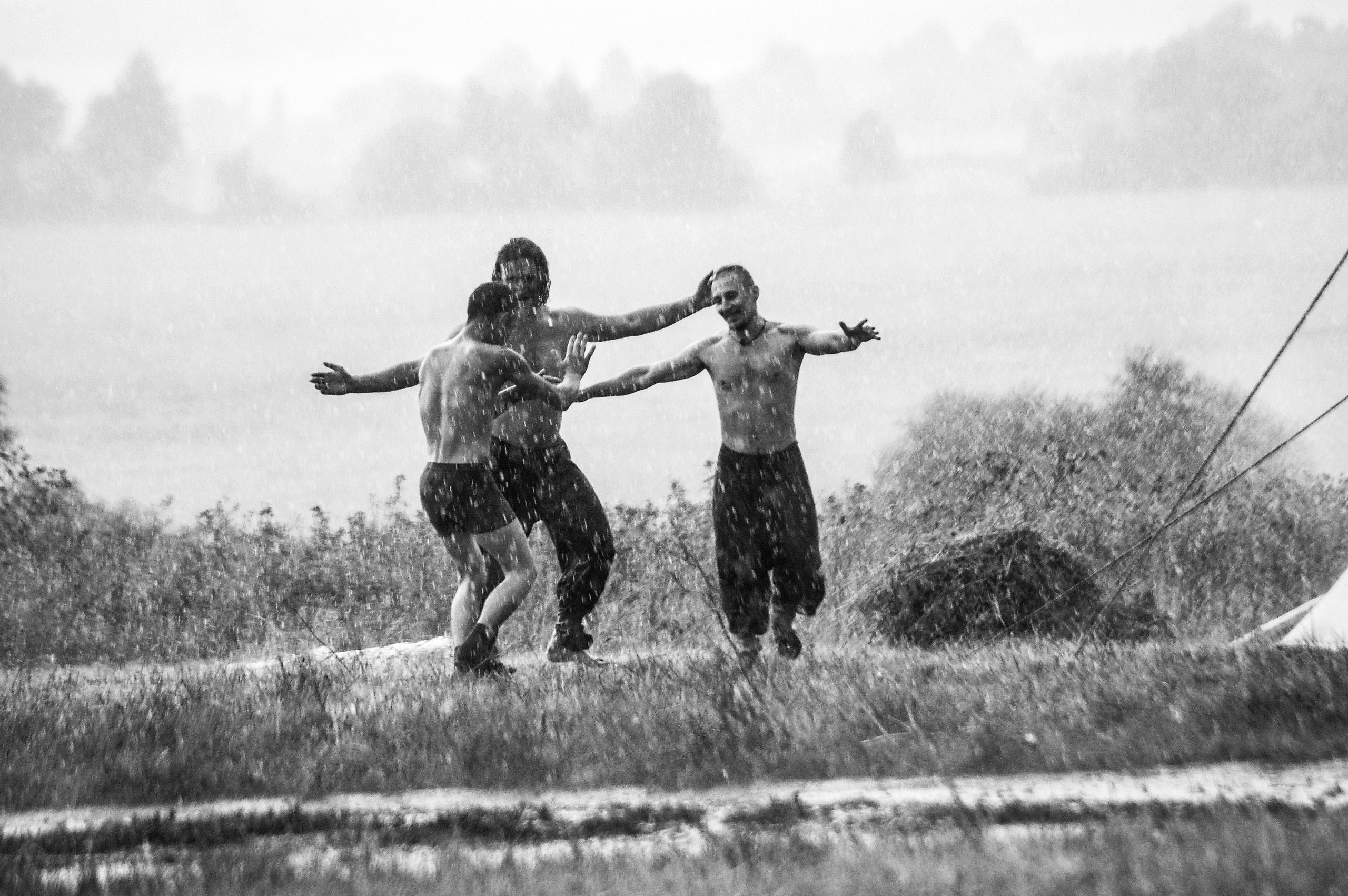 Дождь. Фотостудия Портрет Свадебный и семейный фотограф в Рязани