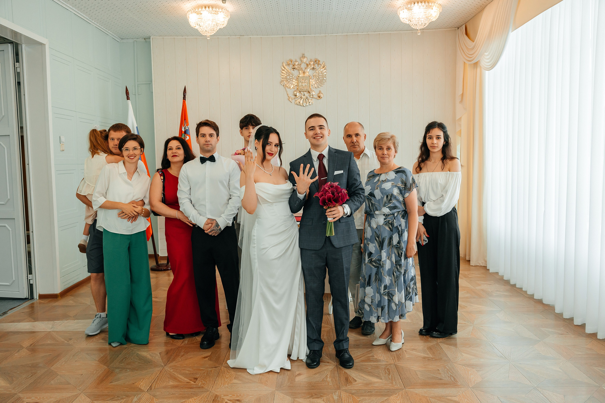 Белый лист. Александр Антонов. Профессиональный свадебный, репортажный фотограф в Москве, Подольске. Фото+Видео на любой праздник