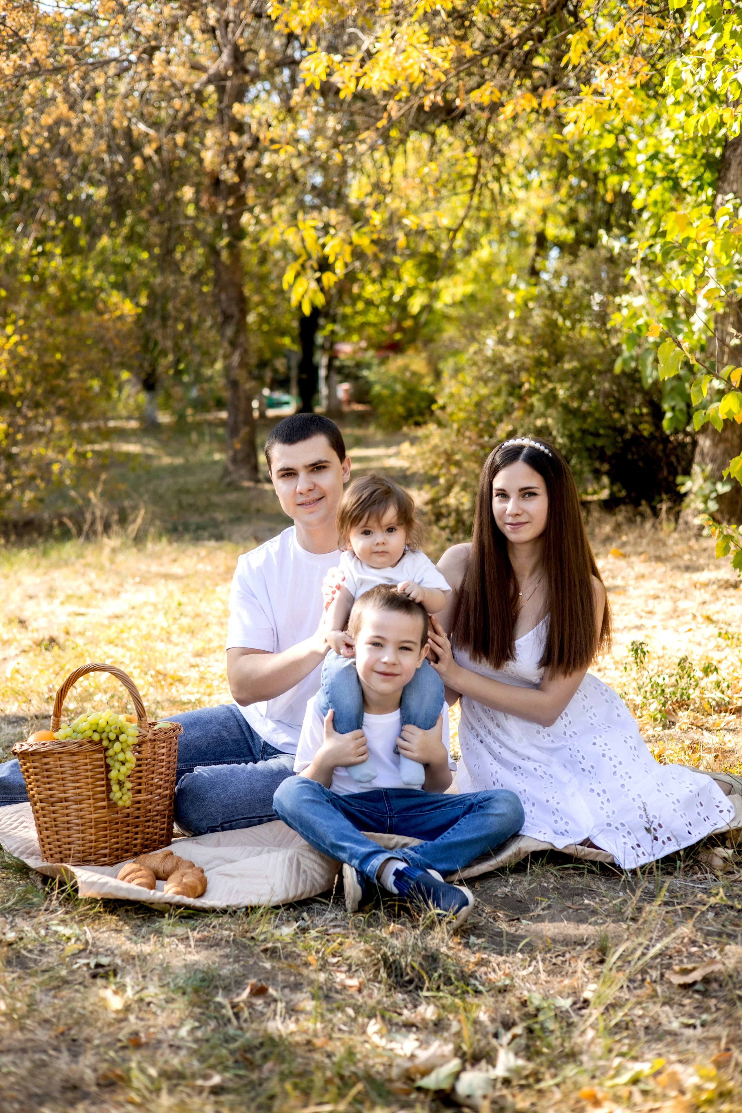 Артем, Юля и детки. Фотограф Надежда Лукьянова