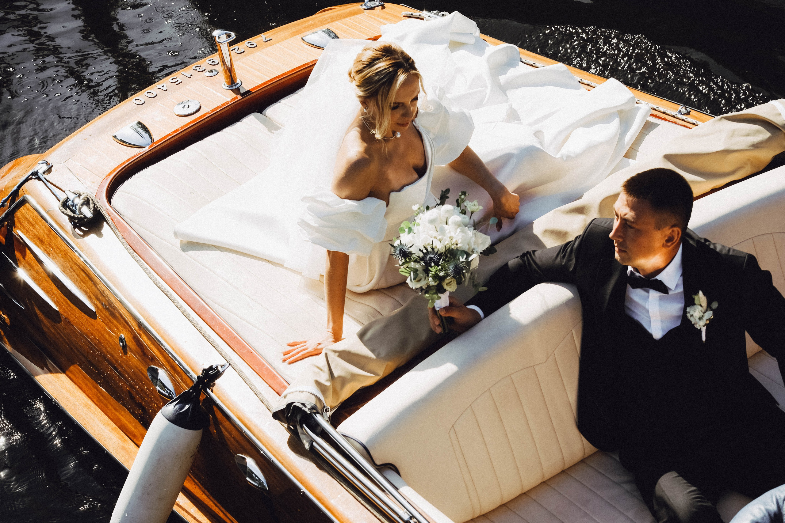 СВАДЕБГНАЯ ПРОГУЛКА ПО КАНАЛ САНКТ-ПЕТЕРБУРГА НА КАТЕРЕ. Профессиональный фотограф, Санкт-Петербург — Виктория Богомолова