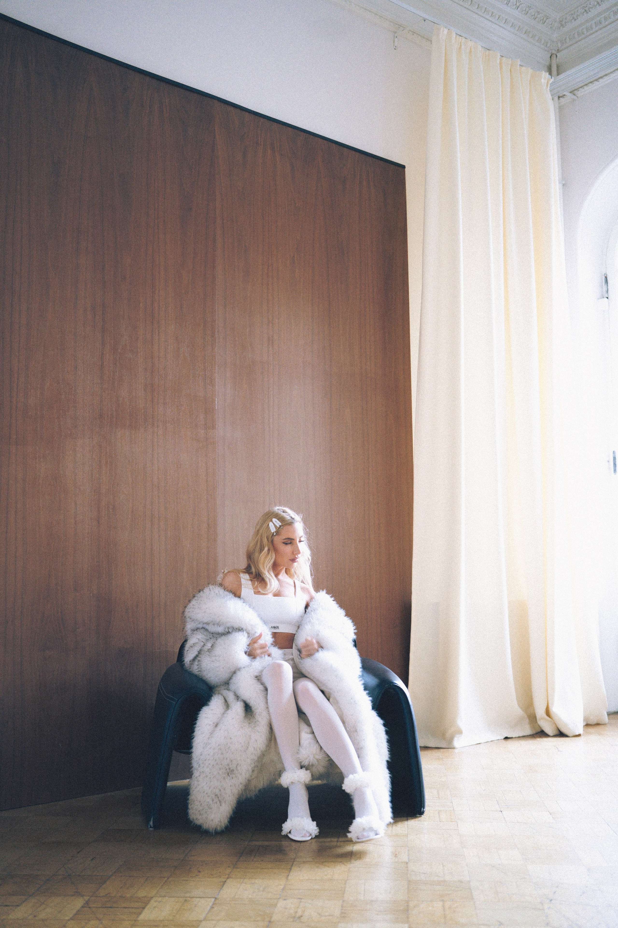 МИНИМАЛИЗМ В СТУДИИ НА ЧЕРНЫШЕВСКОЙ В СТУДИИ С БАЛКОНОМ. Профессиональный фотограф, Санкт-Петербург — Виктория Богомолова