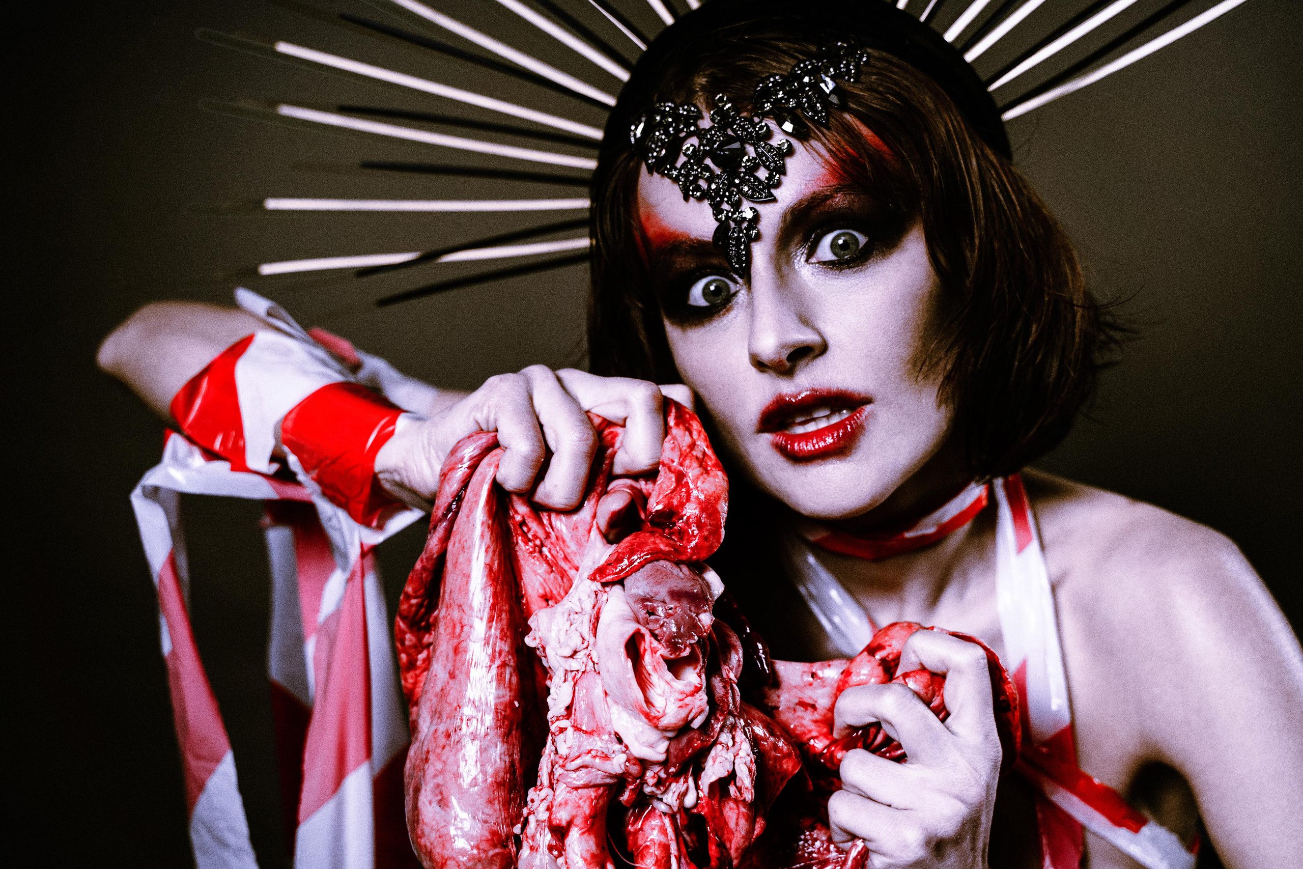 COVID Queen. Артем Ракаев — фотограф и видеомейкер из Санкт-Петербурга