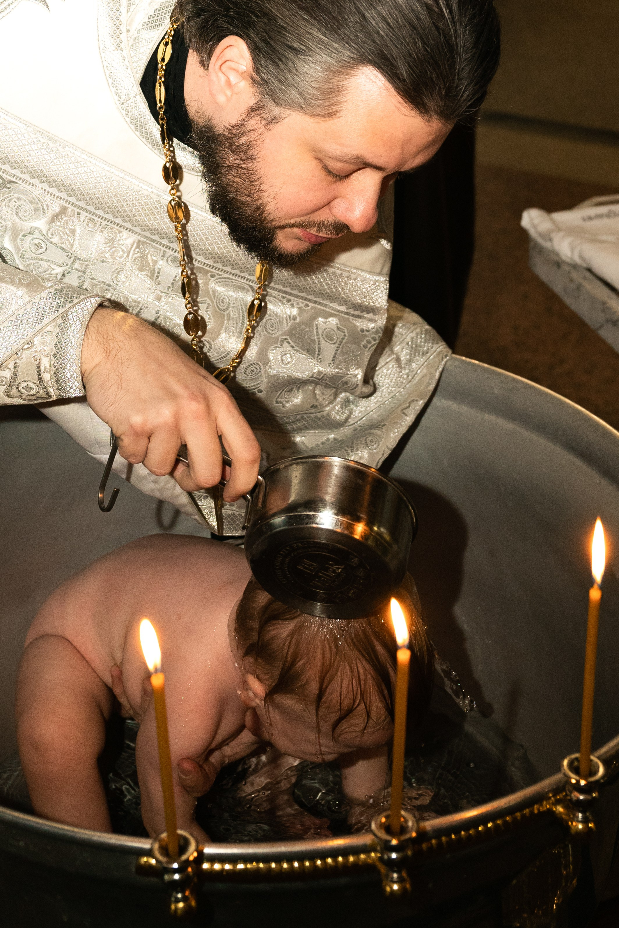 Крещение в Церкви святителя Стефана Пермского в Южном Бутово. Фотограф Ксения Огородова портфолио