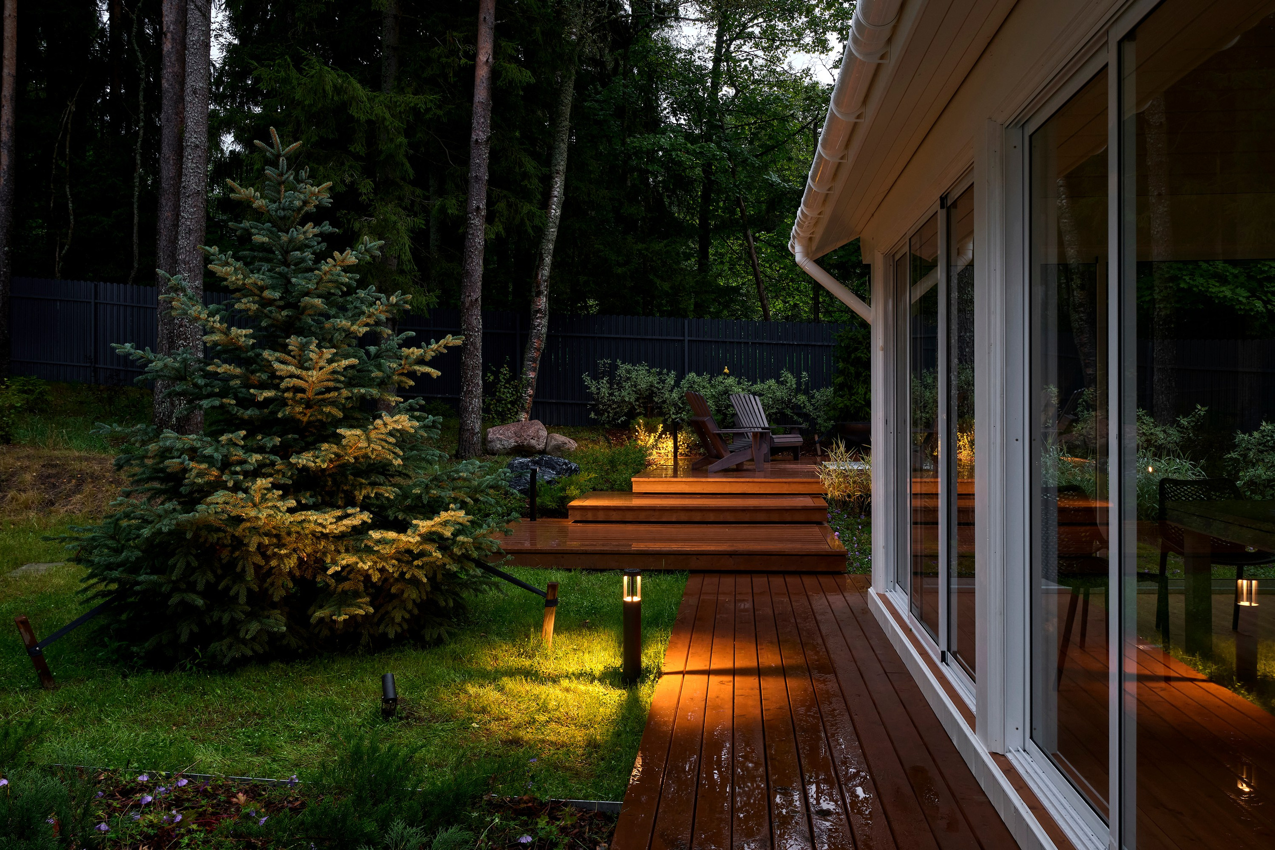 Фотосъемка реализованного проекта частного сада в Заполье для ландшафтной студии Хвоя. Фотограф Наталья Соловьева