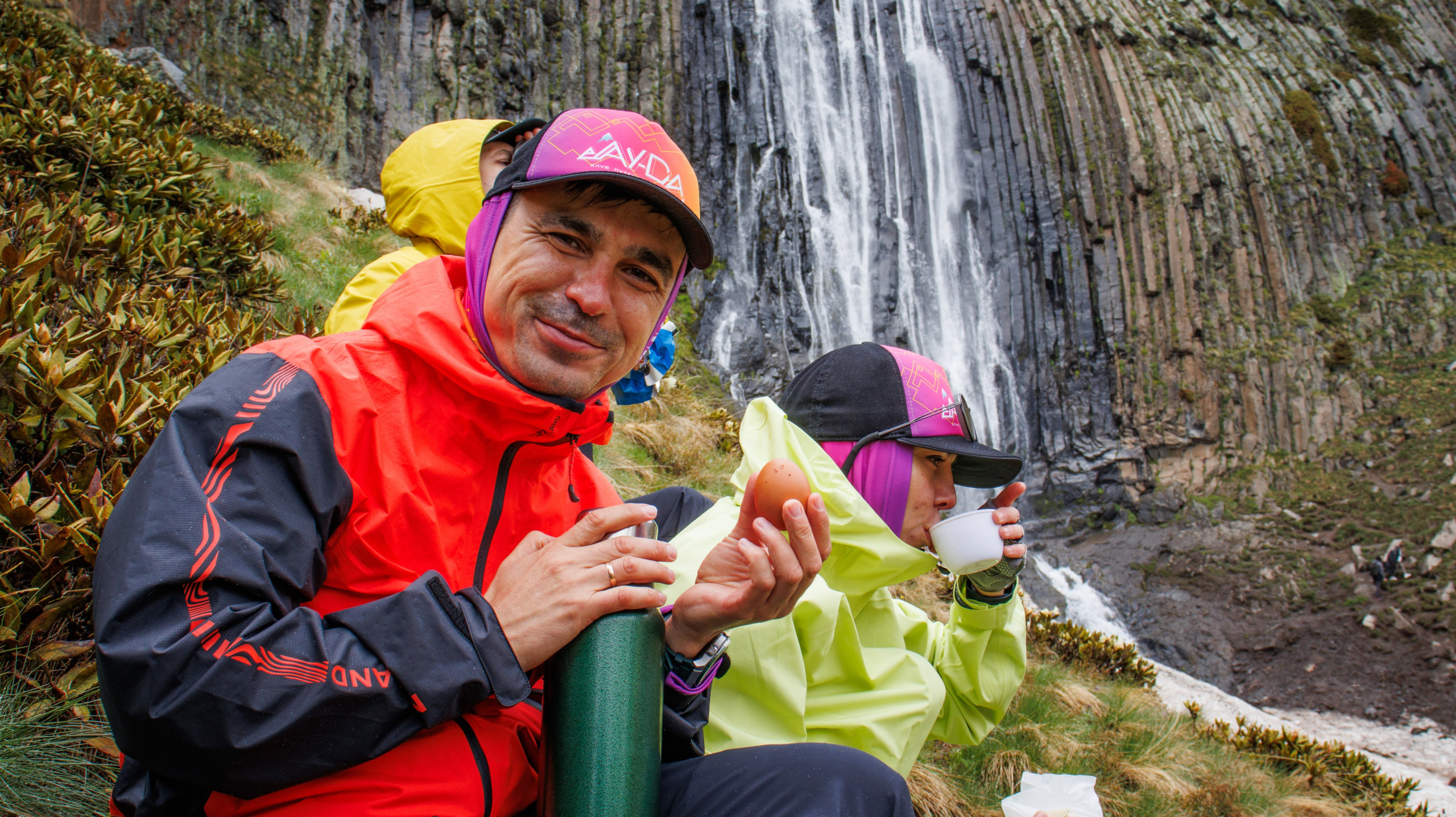 Трекинг / Терскольский водопад. Фотограф на трекинг и восхождение Эльбрус, Приэльбрусье. Елизавета Бобок