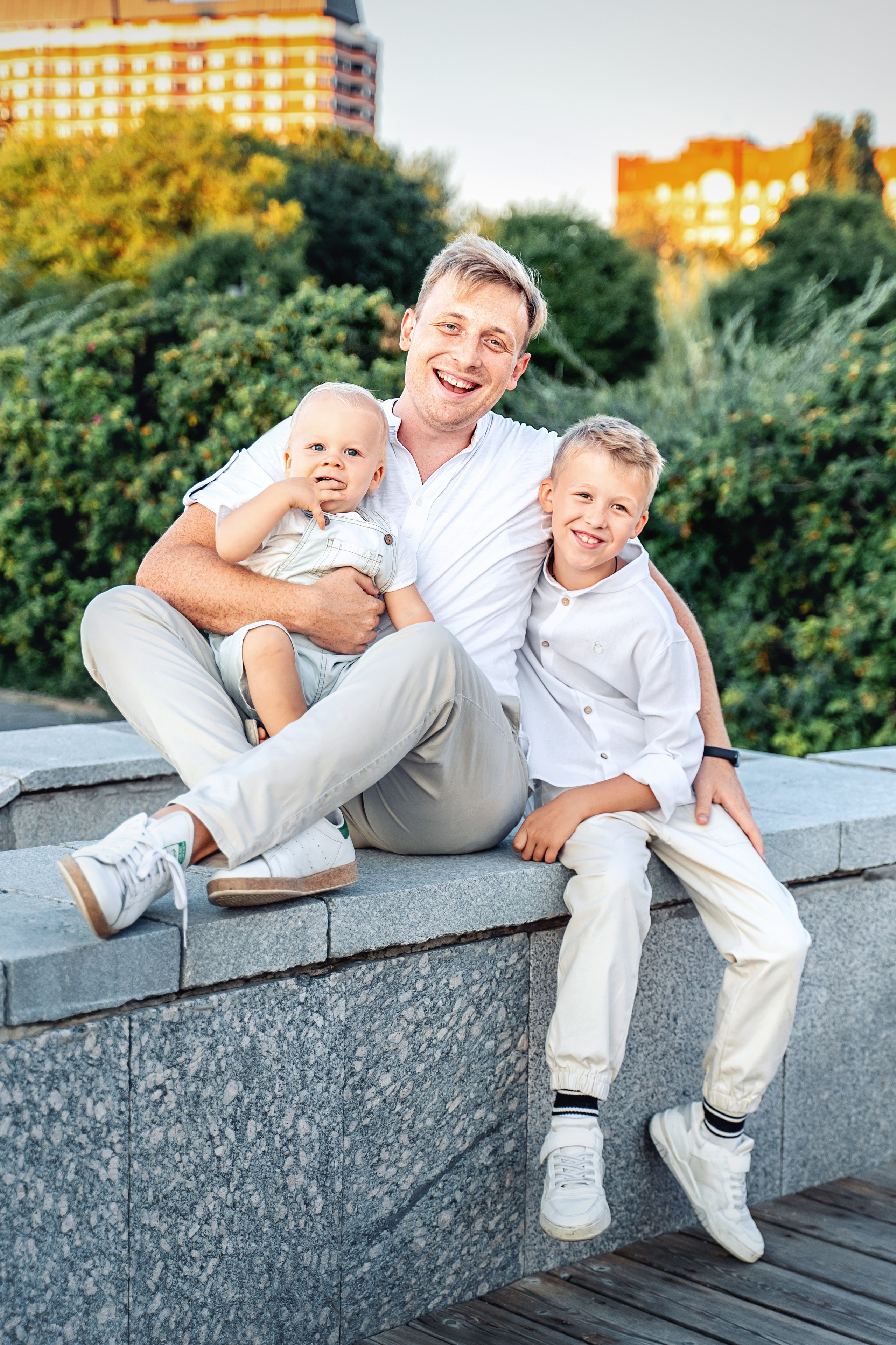 Семейная прогулка в парке Музеон на закате. Фотограф \ Видеограф на Крещение, Венчание Москва| Семейные съемки