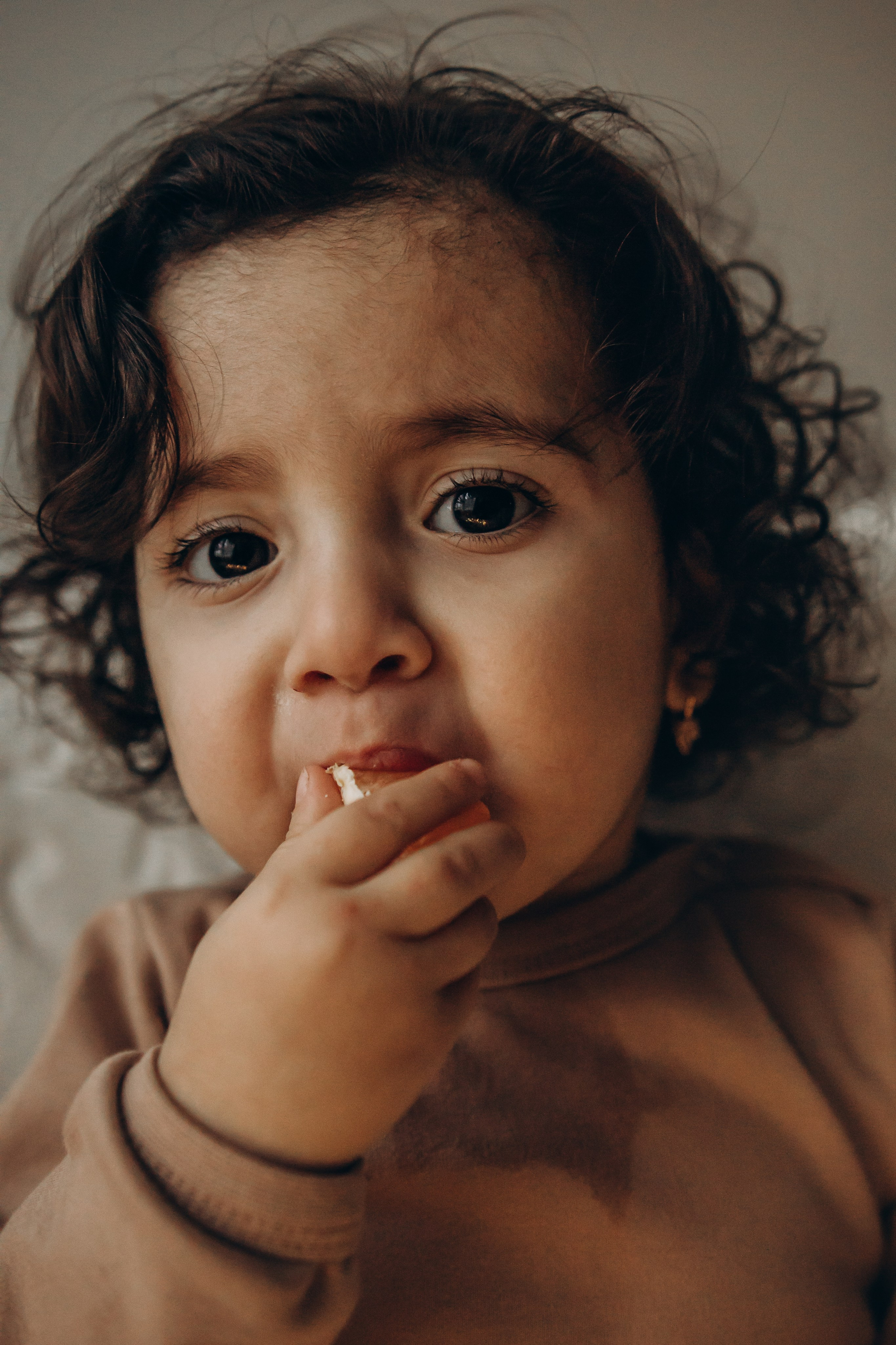 Лусине, Микаэль и Амелия — моменты дома). Семейный фотограф Новороссийск, Анапа, Геленджик — Юлия Давыдова