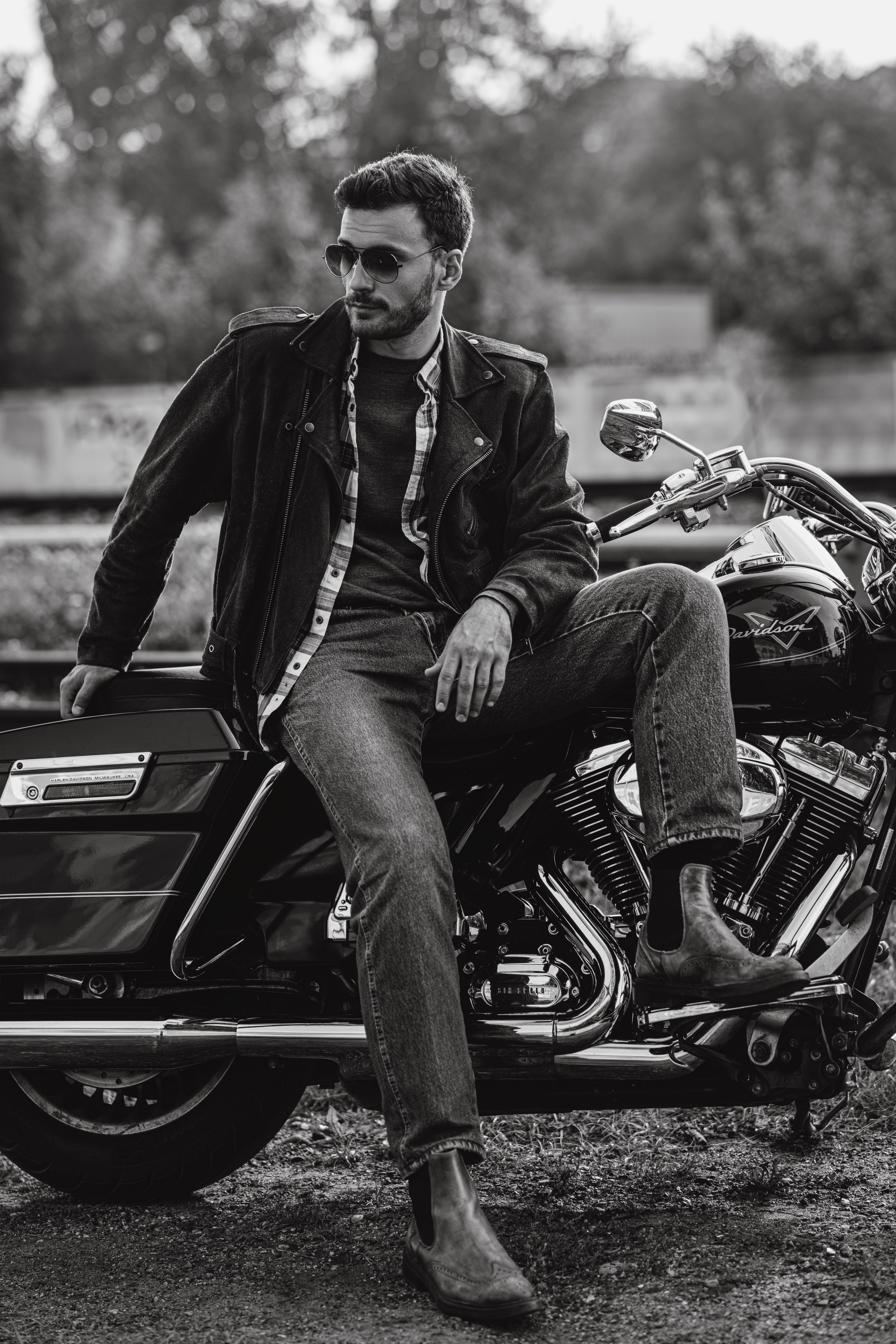 Фотосессия для байкера на мотоцикле
