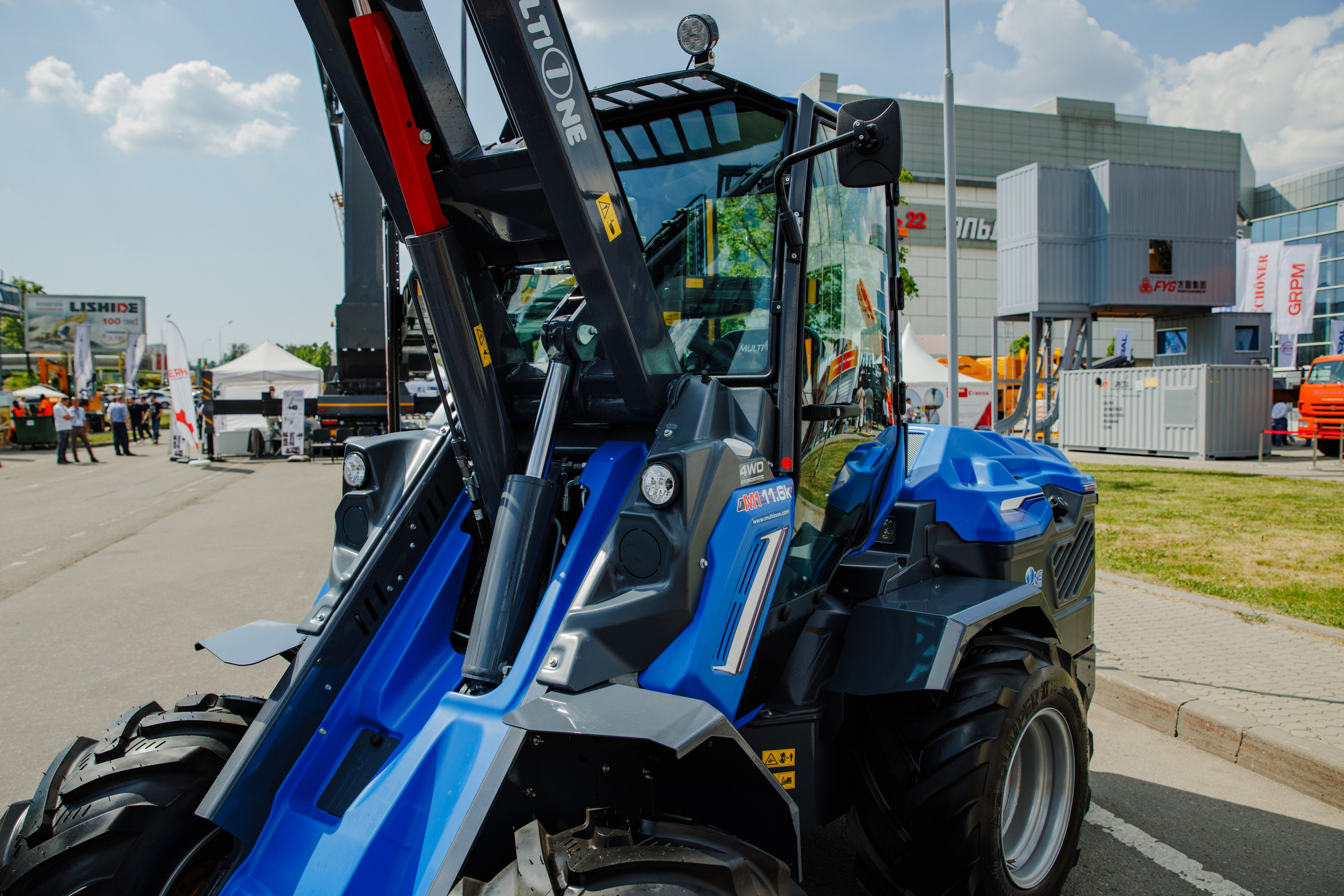 Выставка Спец. Техники. Фотограф Москва Шептаев Артём