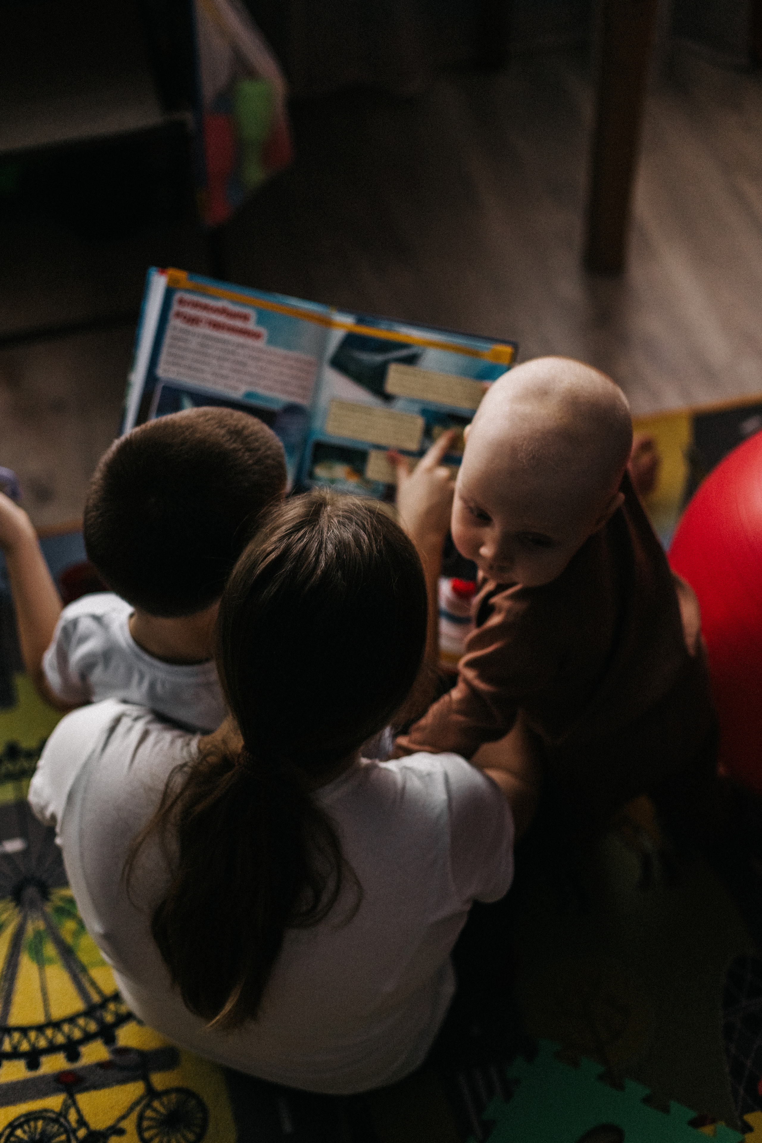 Ирина с сыновьями. Семейный фотограф lifestyle в Новосибирске Елена Шпилевая